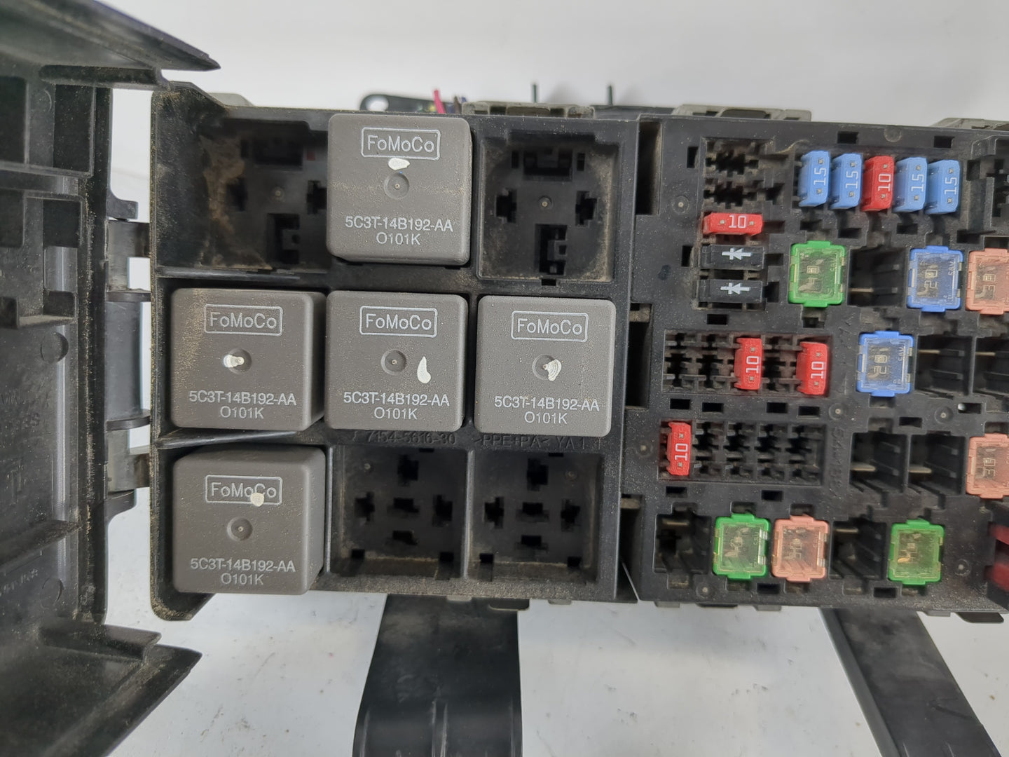 2010-2012 Ford Fusion Fusebox Fuse Box Panel Relay Module P/N:54-7148-30 Fits Fits 2010 2011 2012 OEM Used Auto Parts - Oemu