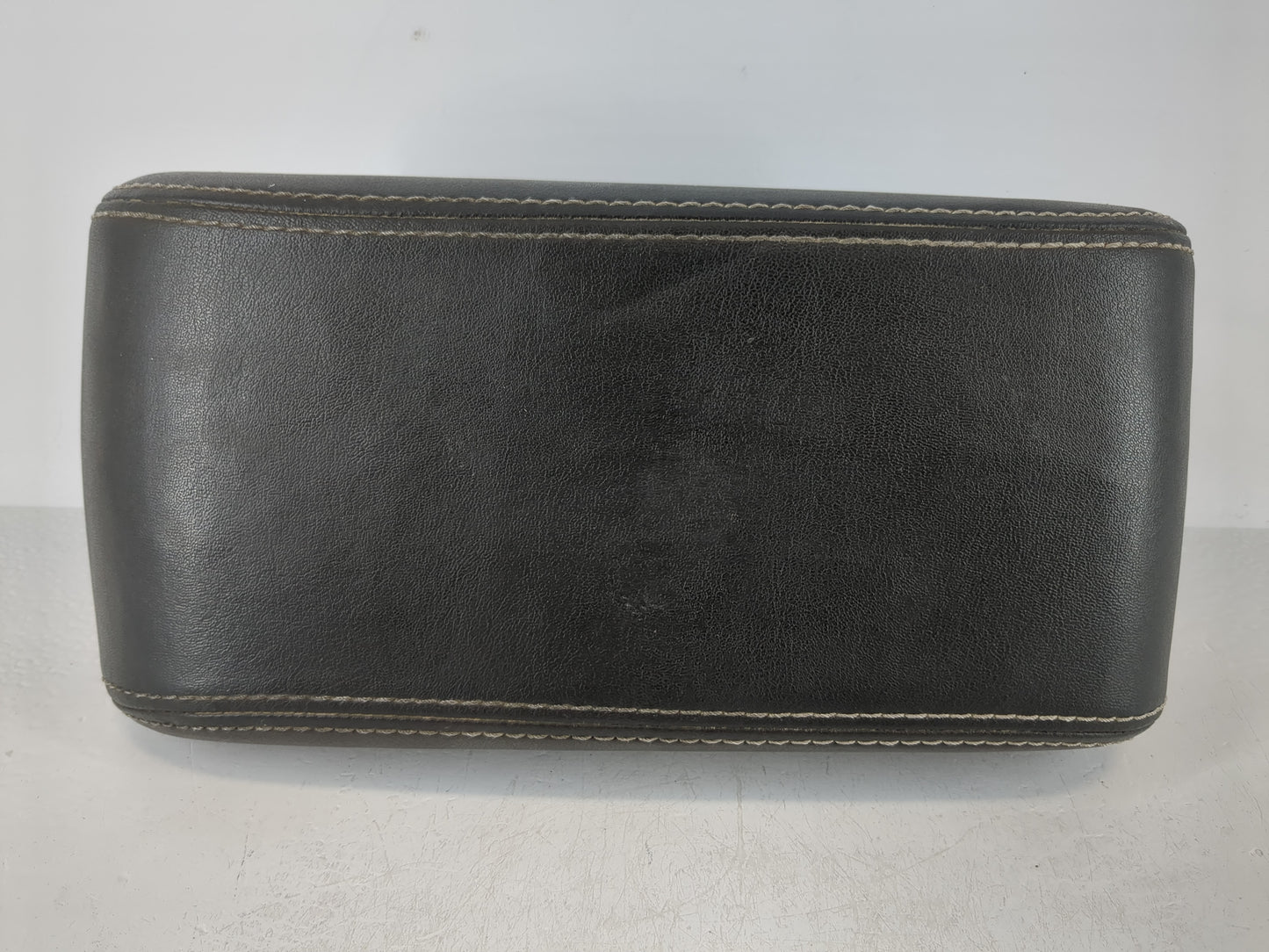 2010-2012 Ford Fusion Center Console Armrest Cover Lid Fits Fits 2010 2011 2012 OEM Used Auto Parts - Oemusedautoparts1.com