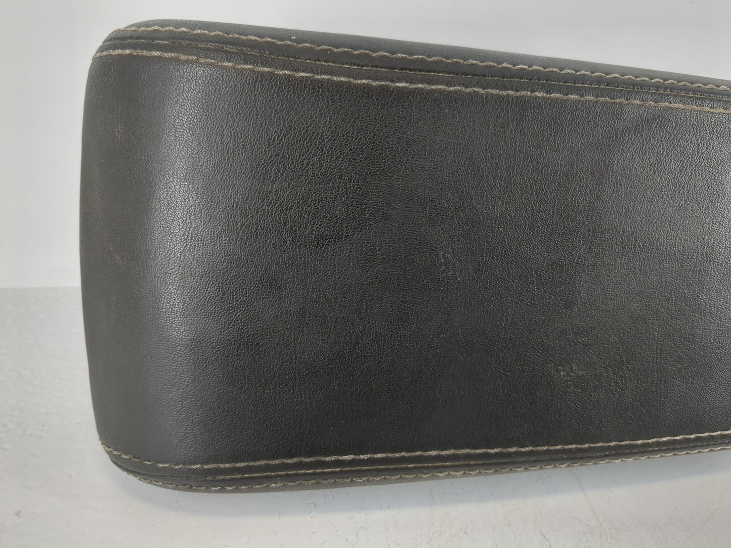 2010-2012 Ford Fusion Center Console Armrest Cover Lid Fits Fits 2010 2011 2012 OEM Used Auto Parts - Oemusedautoparts1.com