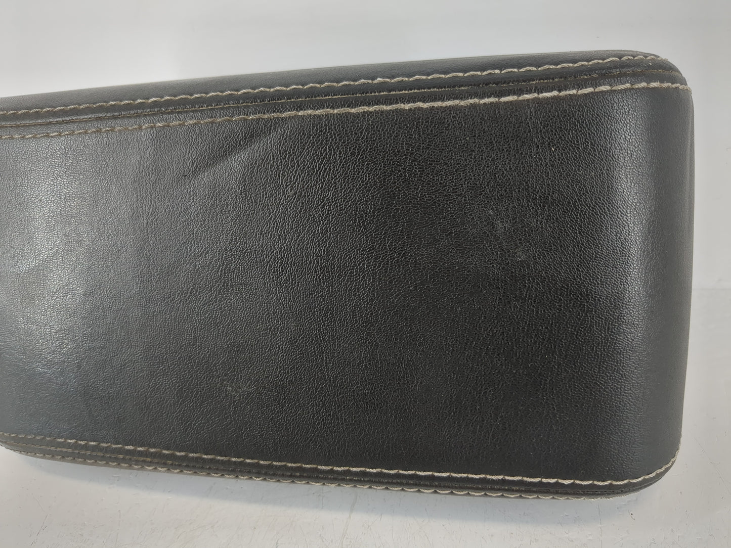 2010-2012 Ford Fusion Center Console Armrest Cover Lid Fits Fits 2010 2011 2012 OEM Used Auto Parts - Oemusedautoparts1.com