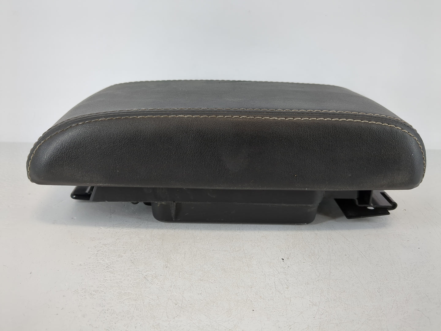 2010-2012 Ford Fusion Center Console Armrest Cover Lid Fits Fits 2010 2011 2012 OEM Used Auto Parts - Oemusedautoparts1.com