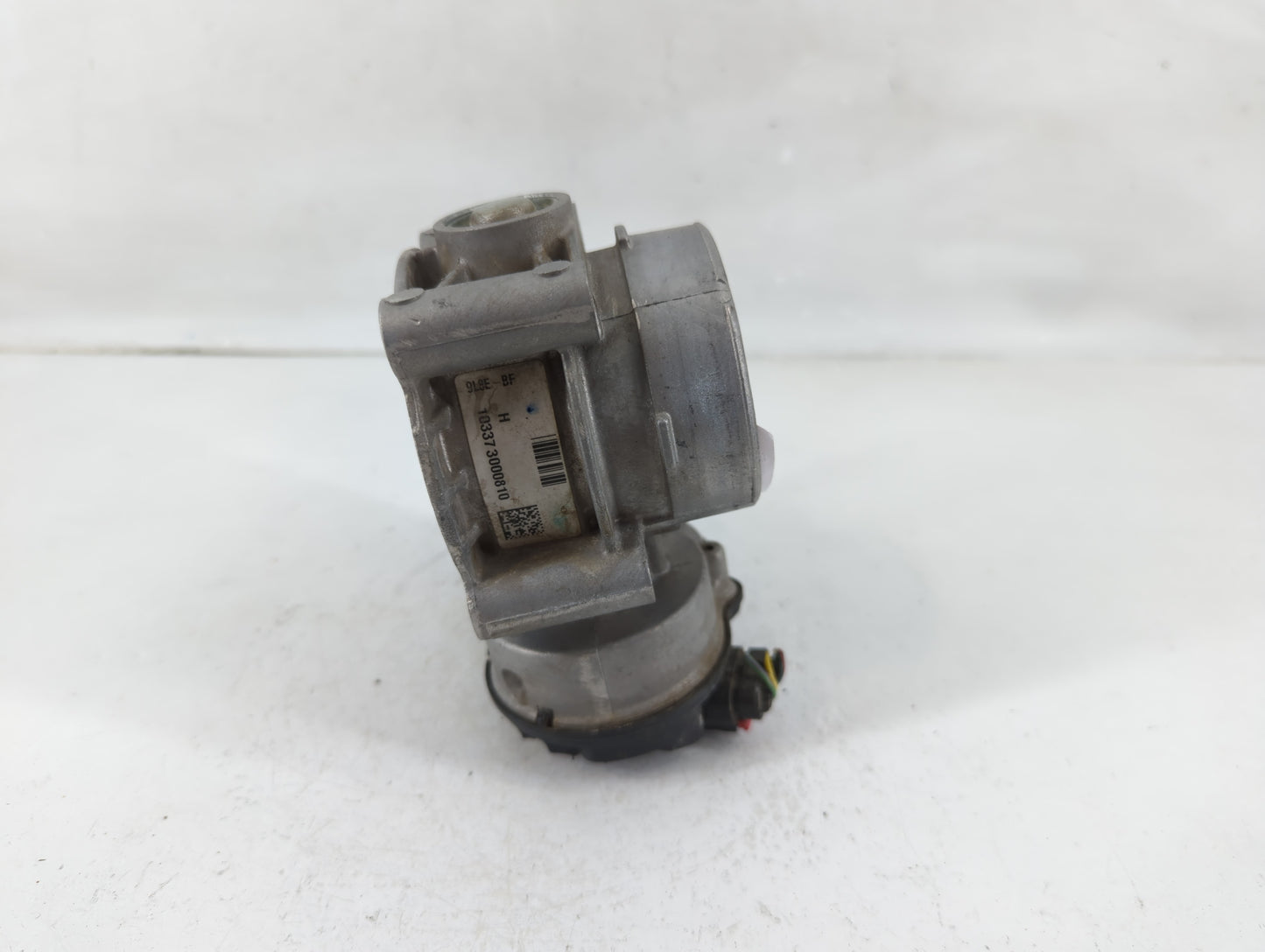 2010-2012 Ford Fusion Throttle Body P/N:9L8E-BF Fits Fits 2009 2010 2011 2012 OEM Used Auto Parts - Oemusedautoparts1.com