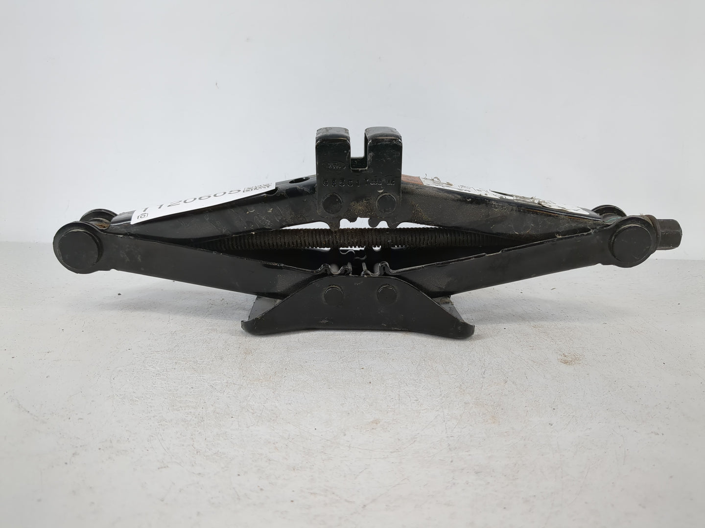 2011 Ford Fusion Spare Scissor Car Jack - Oemusedautoparts1.com