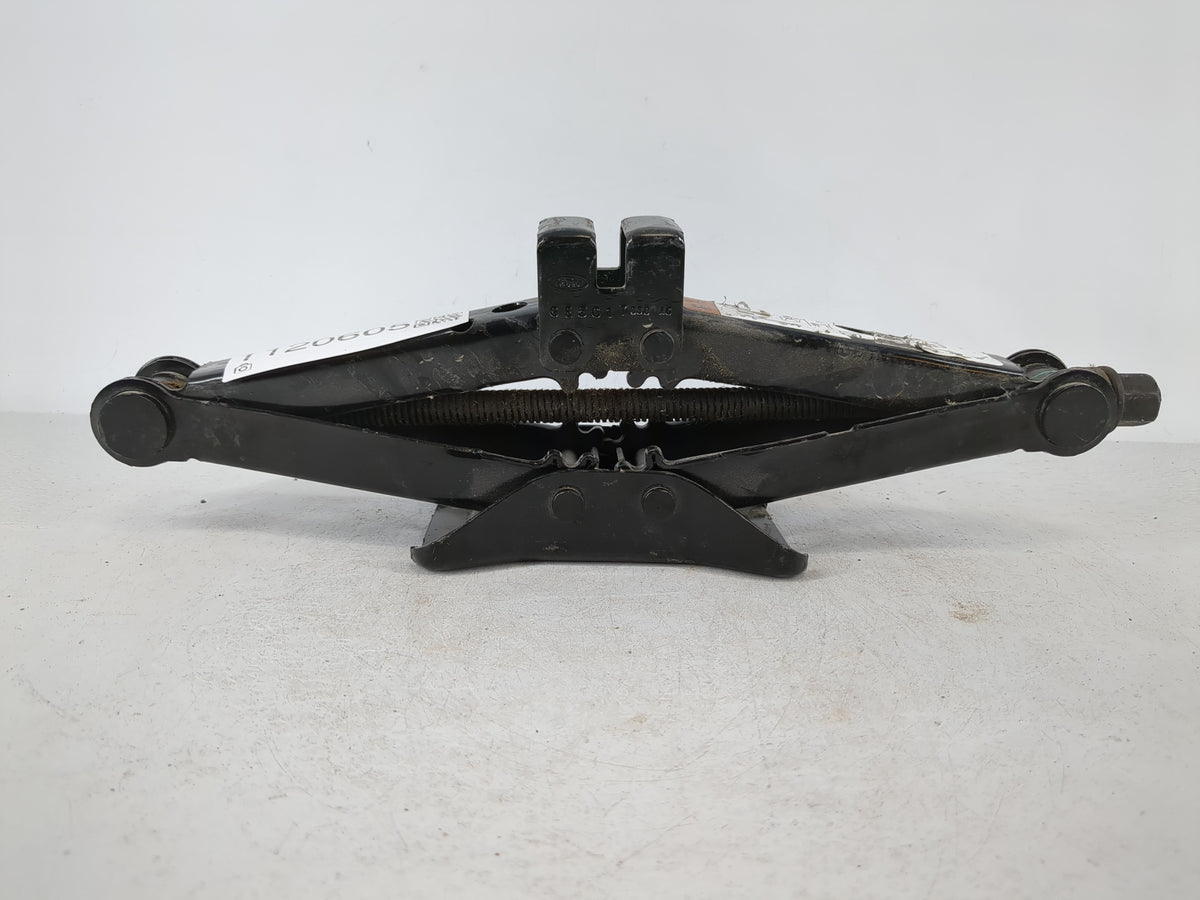 2011 Ford Fusion Spare Scissor Car Jack 1120605 - Oemusedautoparts1.com