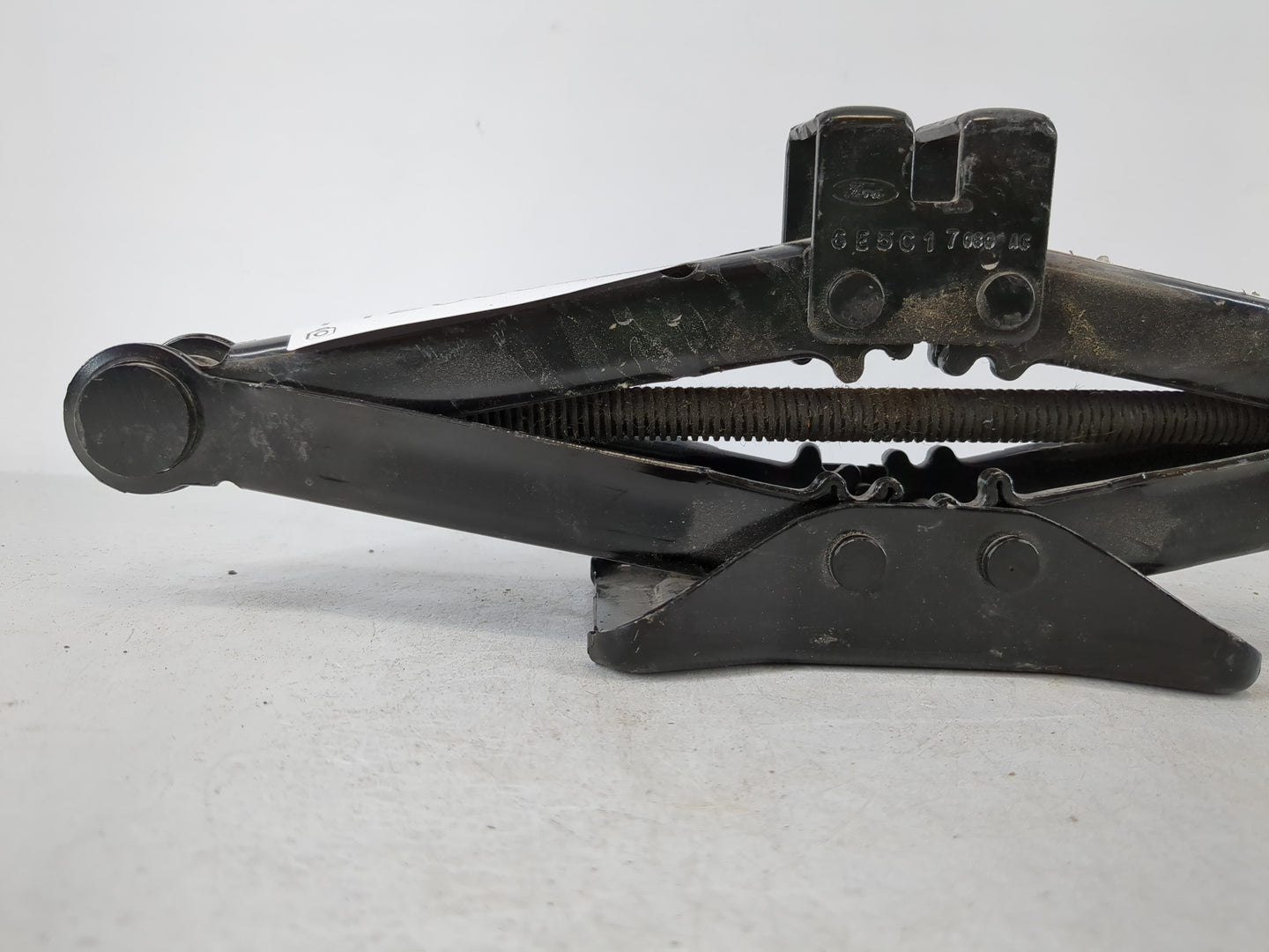 2011 Ford Fusion Spare Scissor Car Jack - Oemusedautoparts1.com