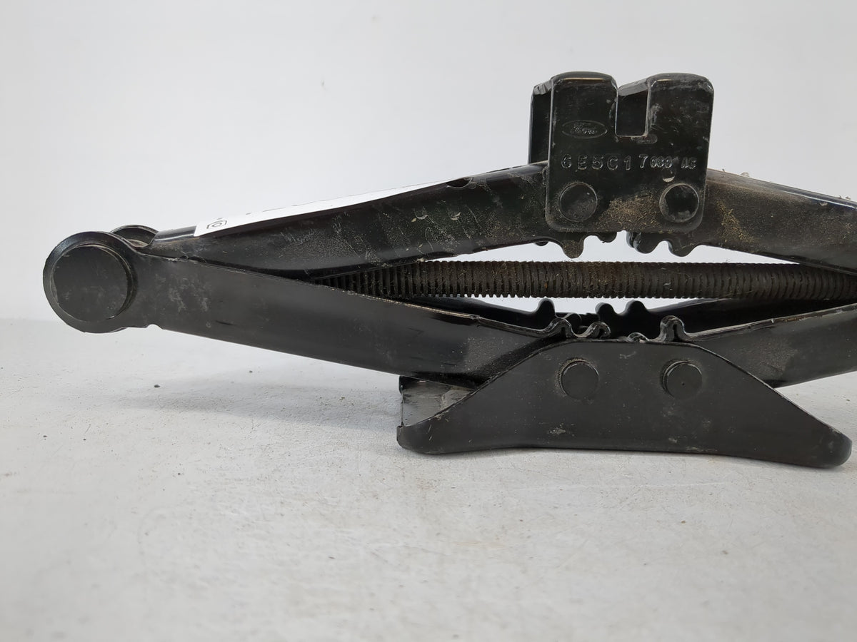 2011 Ford Fusion Spare Scissor Car Jack 1120605 - Oemusedautoparts1.com