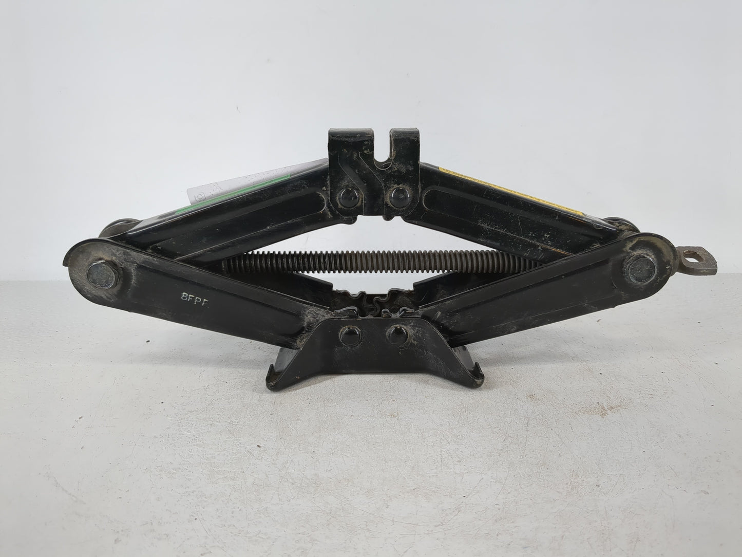 2011 Ford Fusion Spare Scissor Car Jack 1120617 - Oemusedautoparts1.com