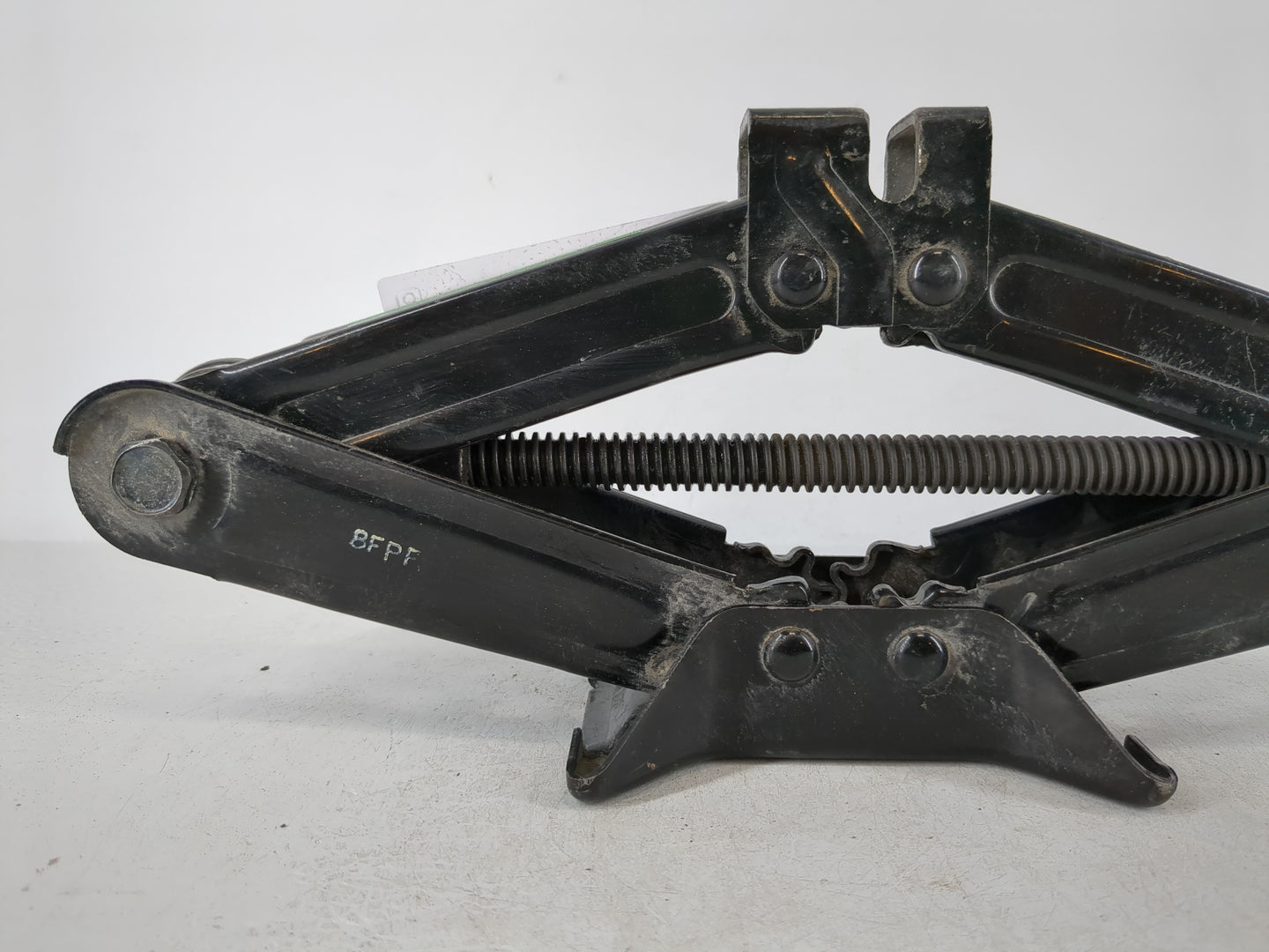 2011 Ford Fusion Spare Scissor Car Jack 1120617 - Oemusedautoparts1.com