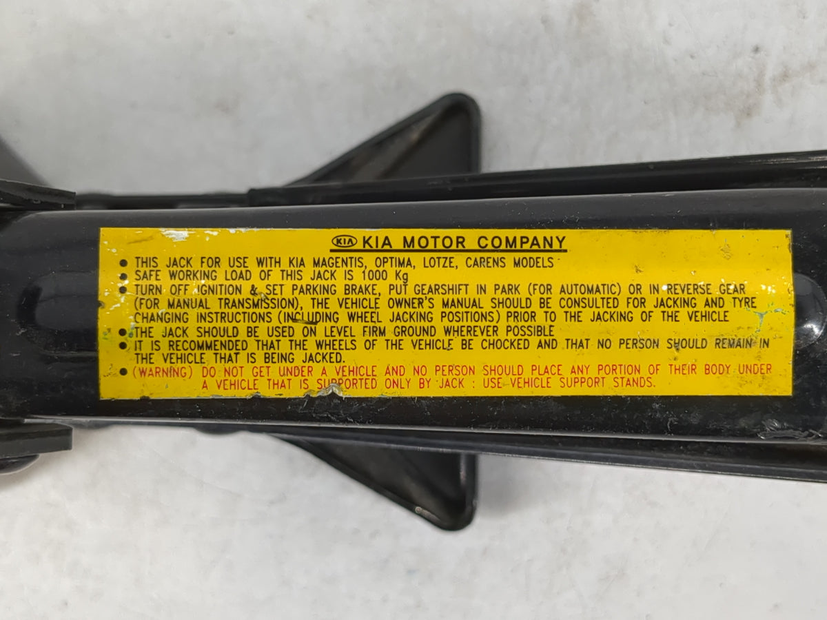 2011 Ford Fusion Spare Scissor Car Jack 1120617 - Oemusedautoparts1.com