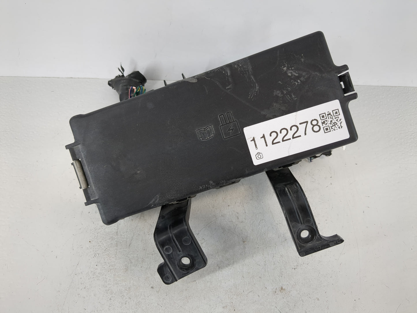 2010-2012 Ford Fusion Fusebox Fuse Box Panel Relay Module P/N:BE5T-14290 Fits Fits 2010 2011 2012 OEM Used Auto Parts - Oemu