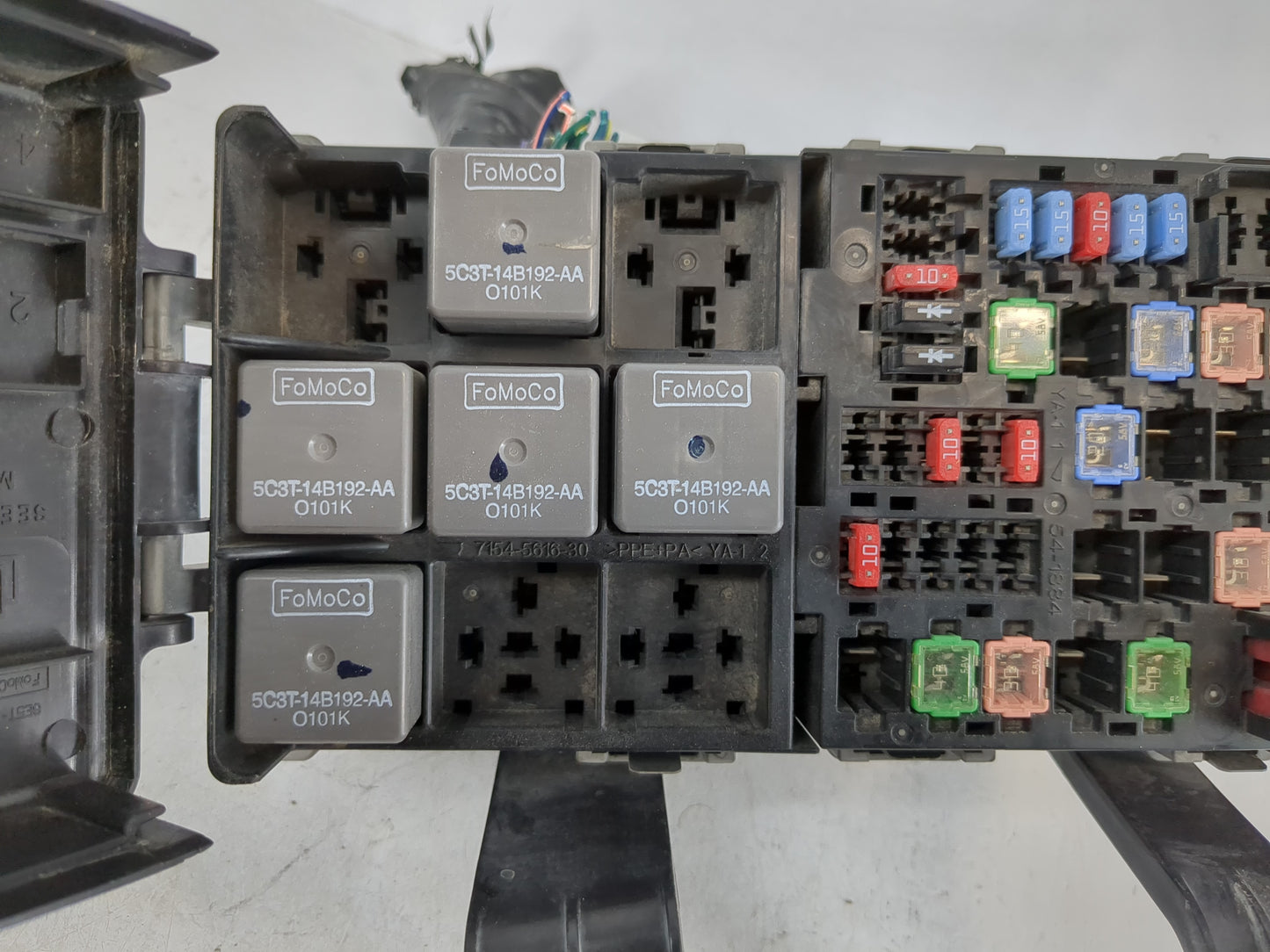 2010-2012 Ford Fusion Fusebox Fuse Box Panel Relay Module P/N:BE5T-14290 Fits Fits 2010 2011 2012 OEM Used Auto Parts - Oemu