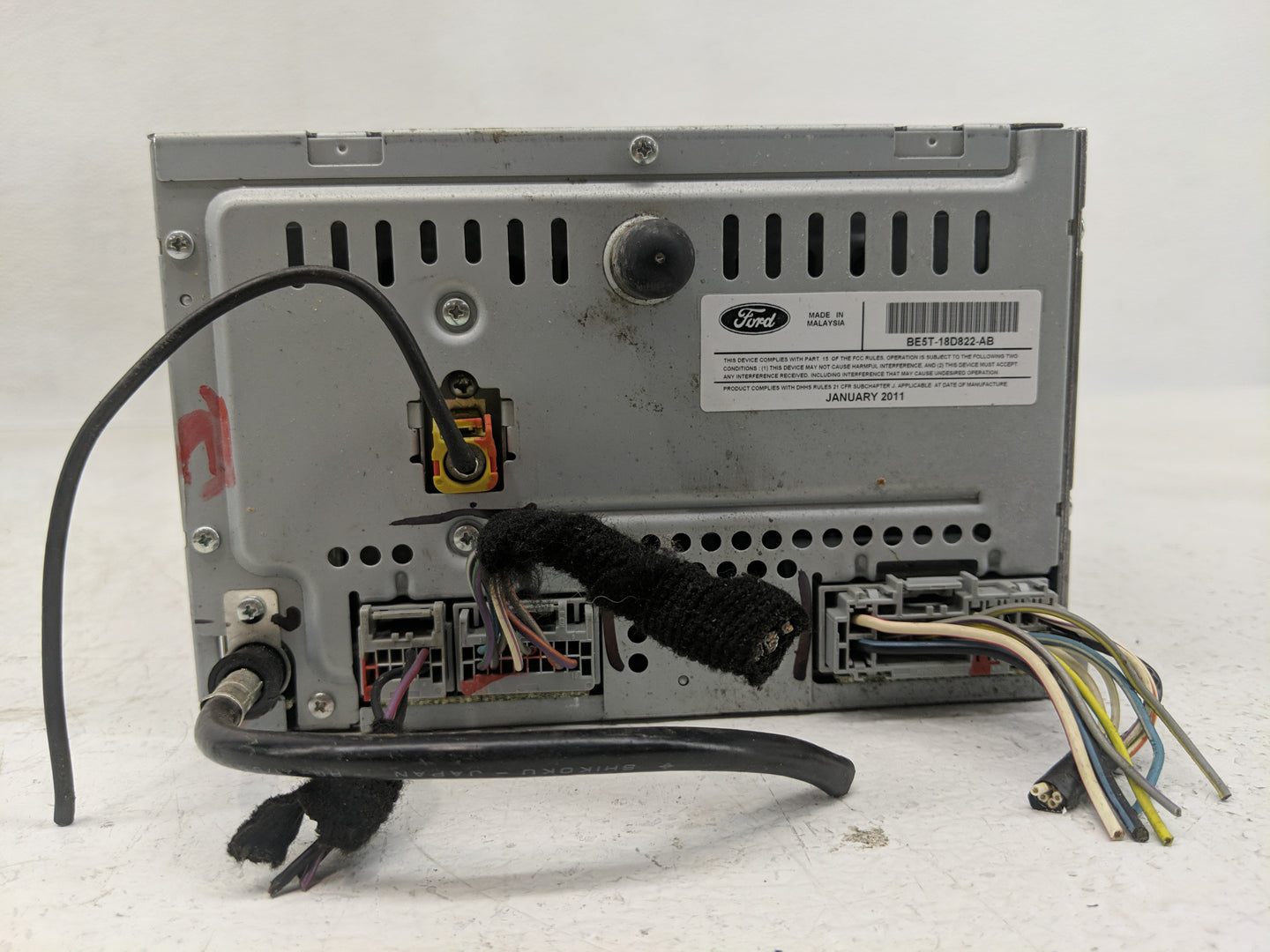 2011-2012 Ford Fusion Radio AM FM Cd Player Receiver Replacement P/N:BE5T-18D822-AB Fits Fits 2011 2012 OEM Used Auto Parts 