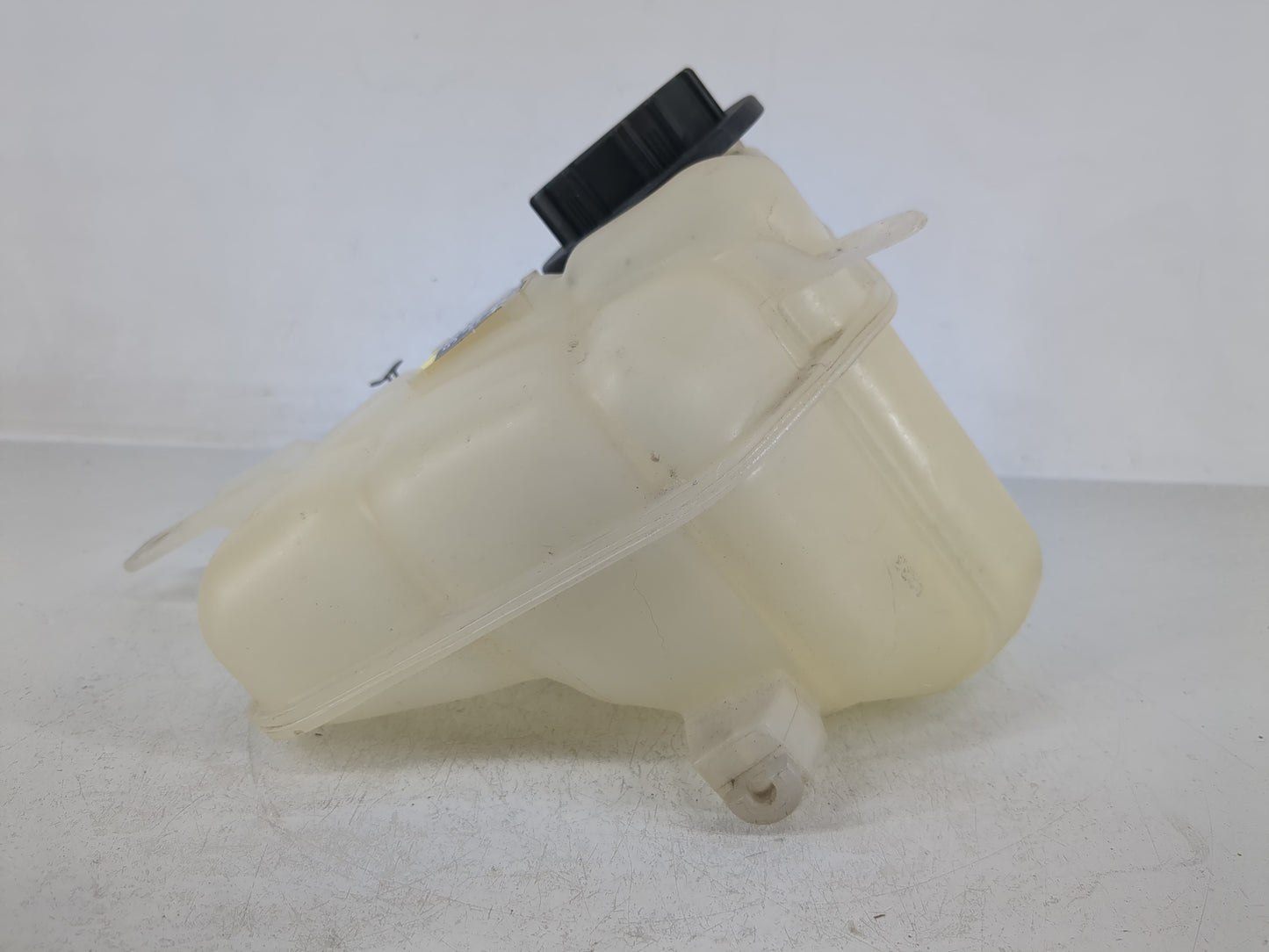 Ford Fusion Windshield Washer Fluid Reservoir Bottle Oem - Oemusedautoparts1.com