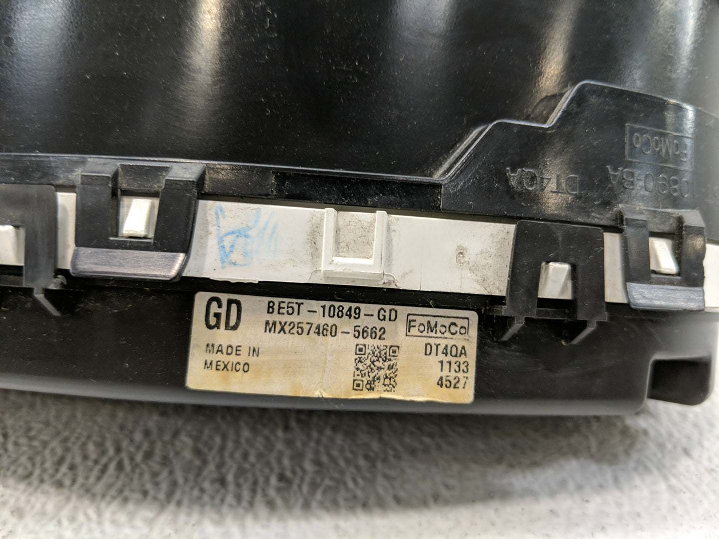 2011-2012 Ford Fusion Instrument Cluster Speedometer Gauges P/N:BE5T-10849-GD Fits Fits 2011 2012 OEM Used Auto Parts - Oemu