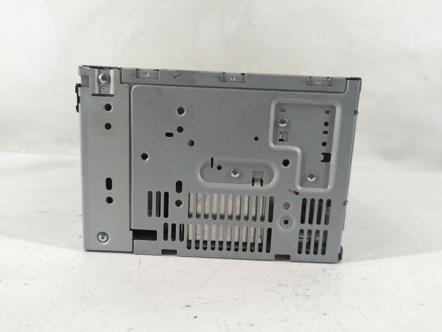 2011-2012 Ford Fusion Radio AM FM Cd Player Receiver Replacement P/N:BE5T-18D822-AB Fits Fits 2011 2012 OEM Used Auto Parts 