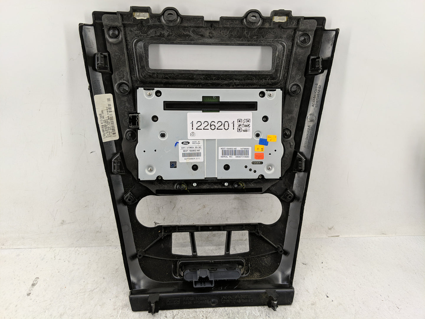 2010-2012 Ford Fusion Radio AM FM Cd Player Receiver Replacement P/N:9E5T-18A802-AE Fits Fits 2010 2011 2012 OEM Used Auto P