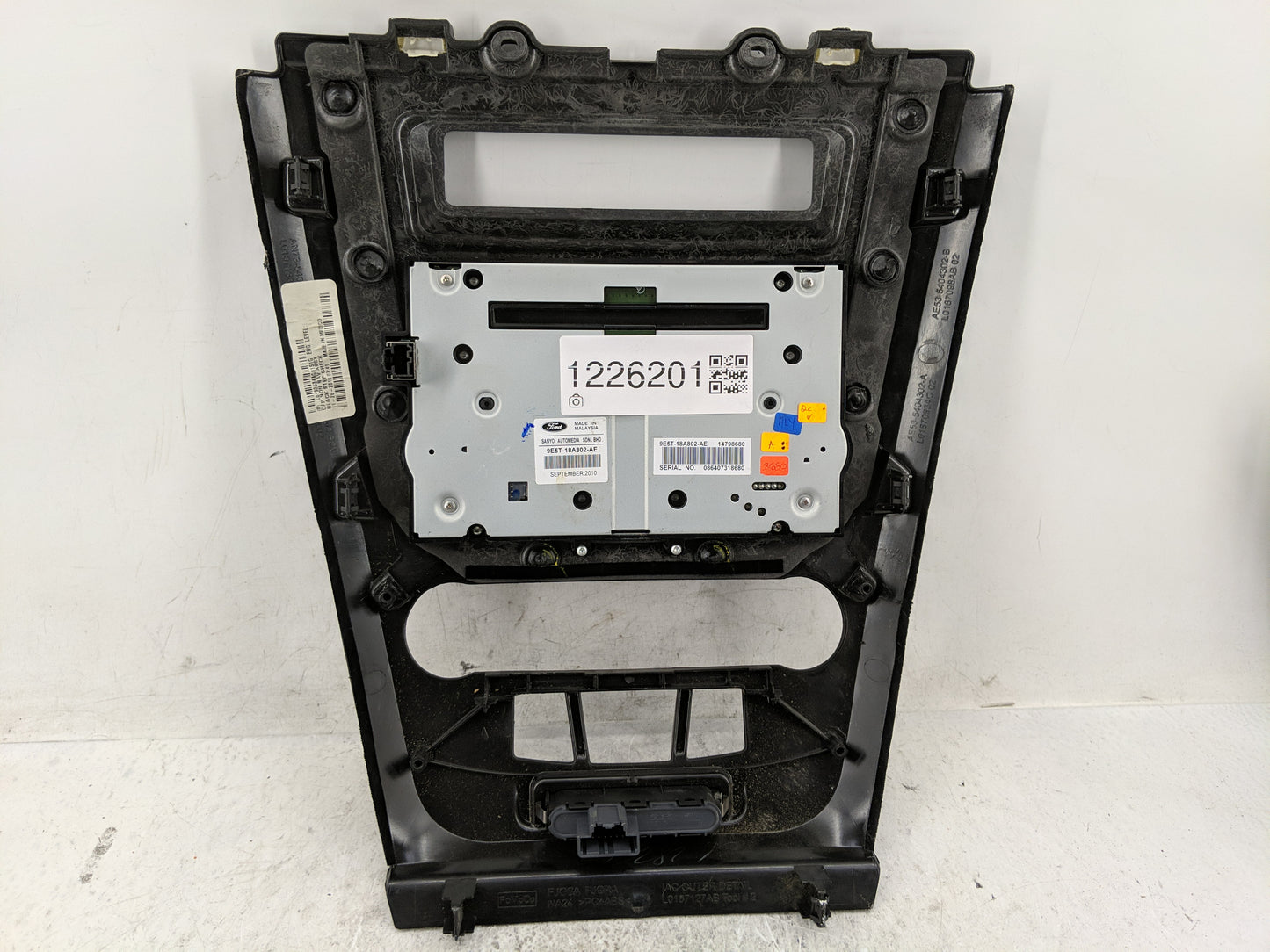 2010-2012 Ford Fusion Radio AM FM Cd Player Receiver Replacement P/N:9E5T-18A802-AE Fits Fits 2010 2011 2012 OEM Used Auto P