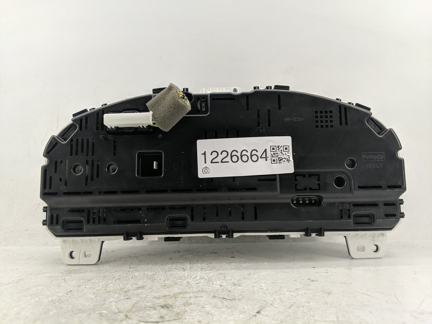 2011-2012 Ford Fusion Instrument Cluster Speedometer Gauges P/N:BE5T-10849-CD Fits Fits 2011 2012 OEM Used Auto Parts - Oemu