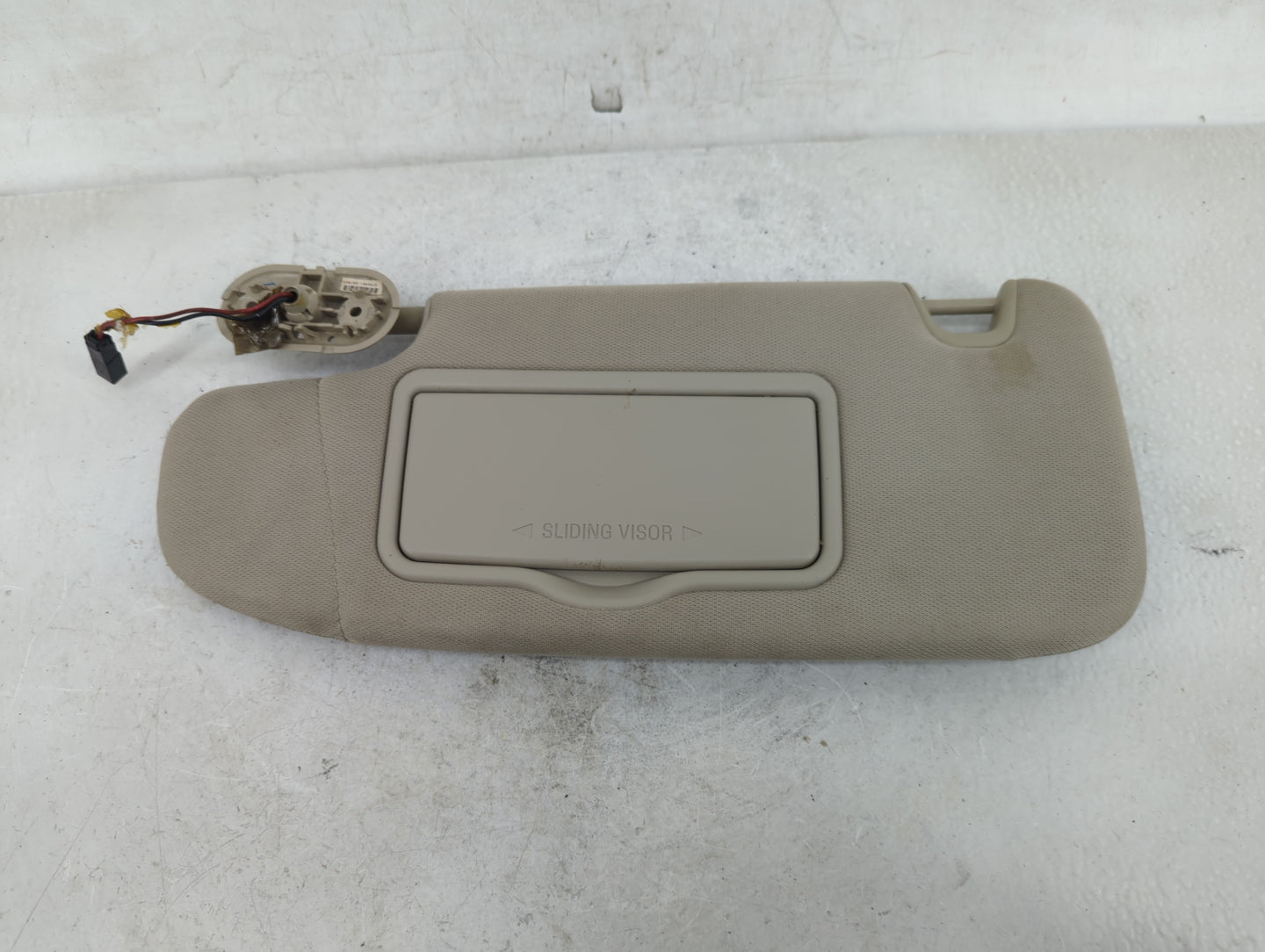 2010-2012 Ford Fusion Sun Visor Shade Replacement Driver Left Mirror Fits Fits 2010 2011 2012 OEM Used Auto Parts - Oemuseda