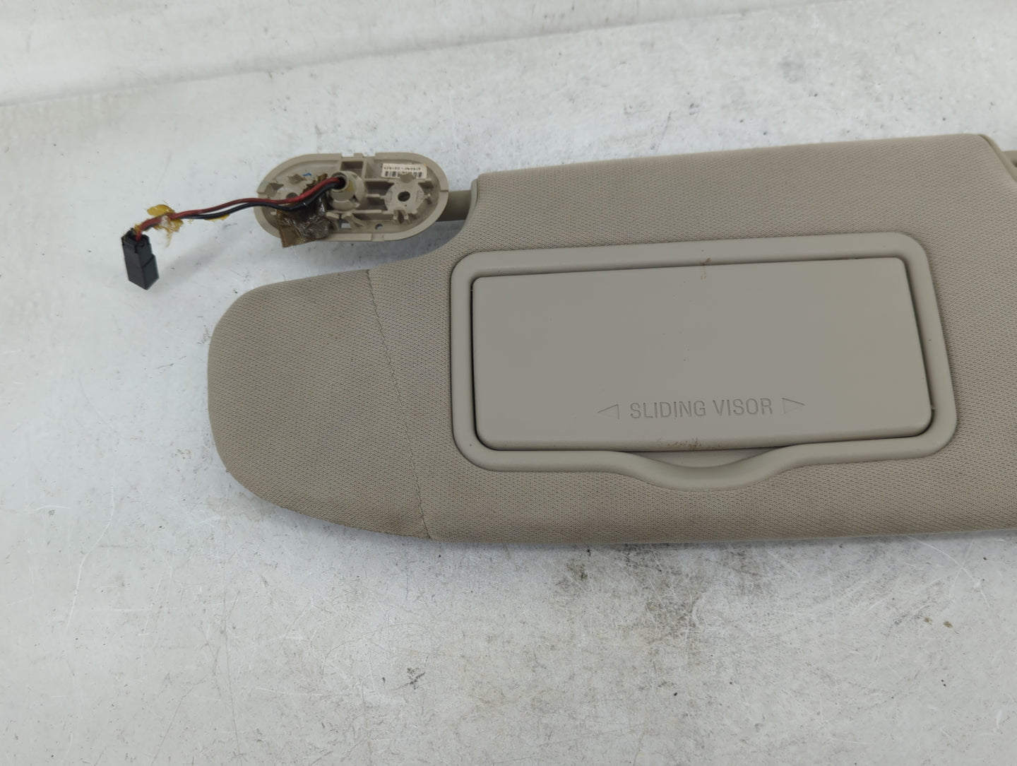 2010-2012 Ford Fusion Sun Visor Shade Replacement Driver Left Mirror Fits Fits 2010 2011 2012 OEM Used Auto Parts - Oemuseda