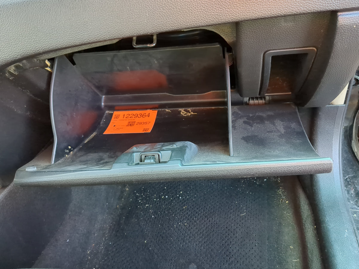 2011 Ford Fusion Passenger Glove Box Door Storage Compartment 1230476 - Oemusedautoparts1.com