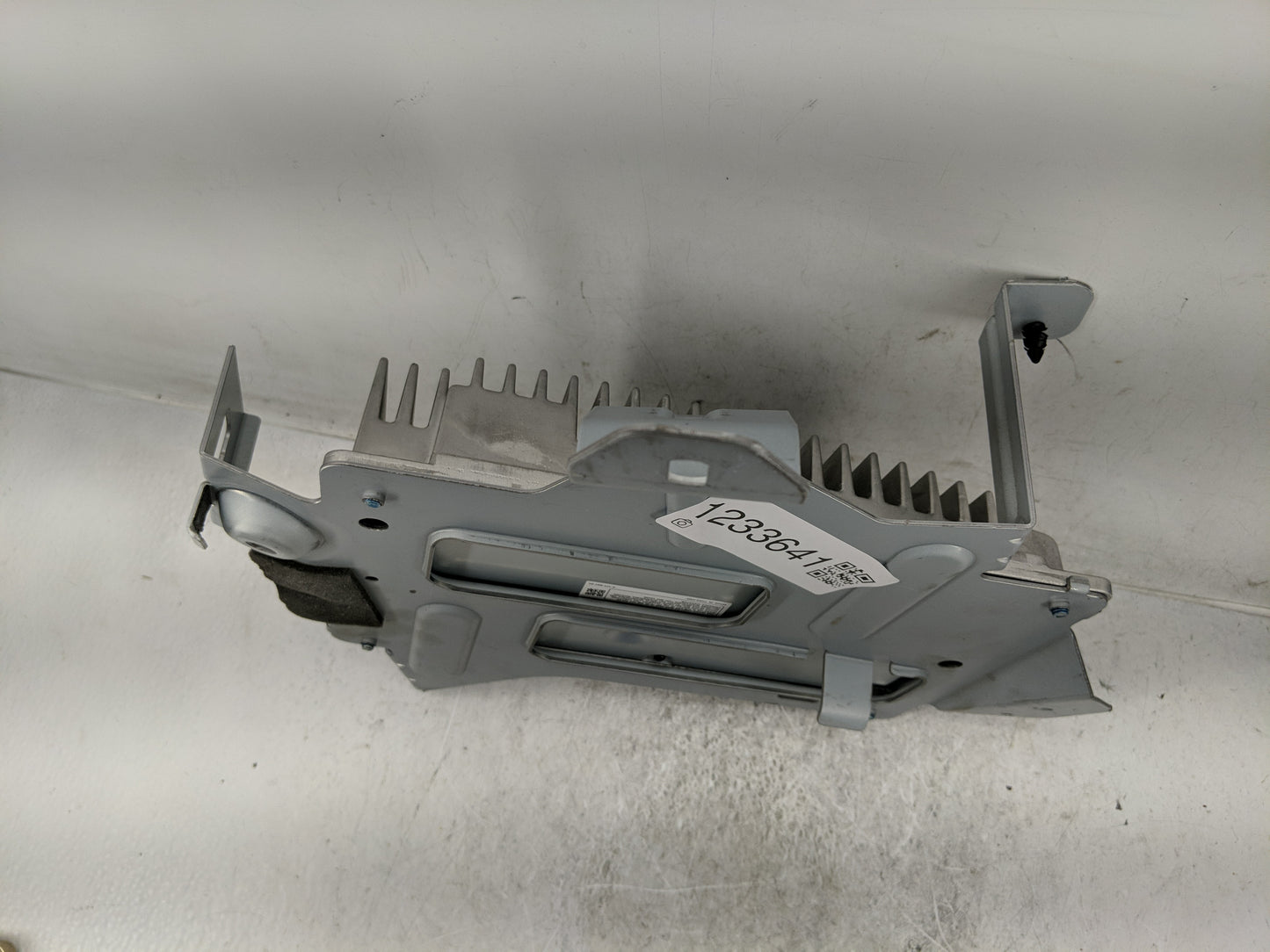 2011 Ford Fusion Radio AM FM Cd Player Receiver Replacement Fits OEM Used Auto Parts - Oemusedautoparts1.com