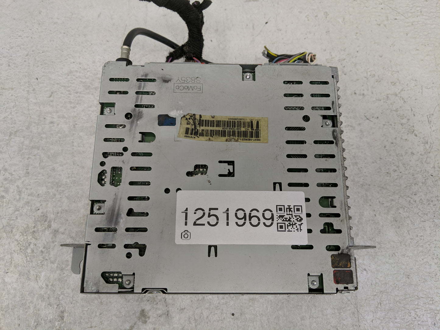 2011-2012 Ford Fusion Radio AM FM Cd Player Receiver Replacement P/N:BE5T-18D822-AA Fits Fits 2011 2012 OEM Used Auto Parts 
