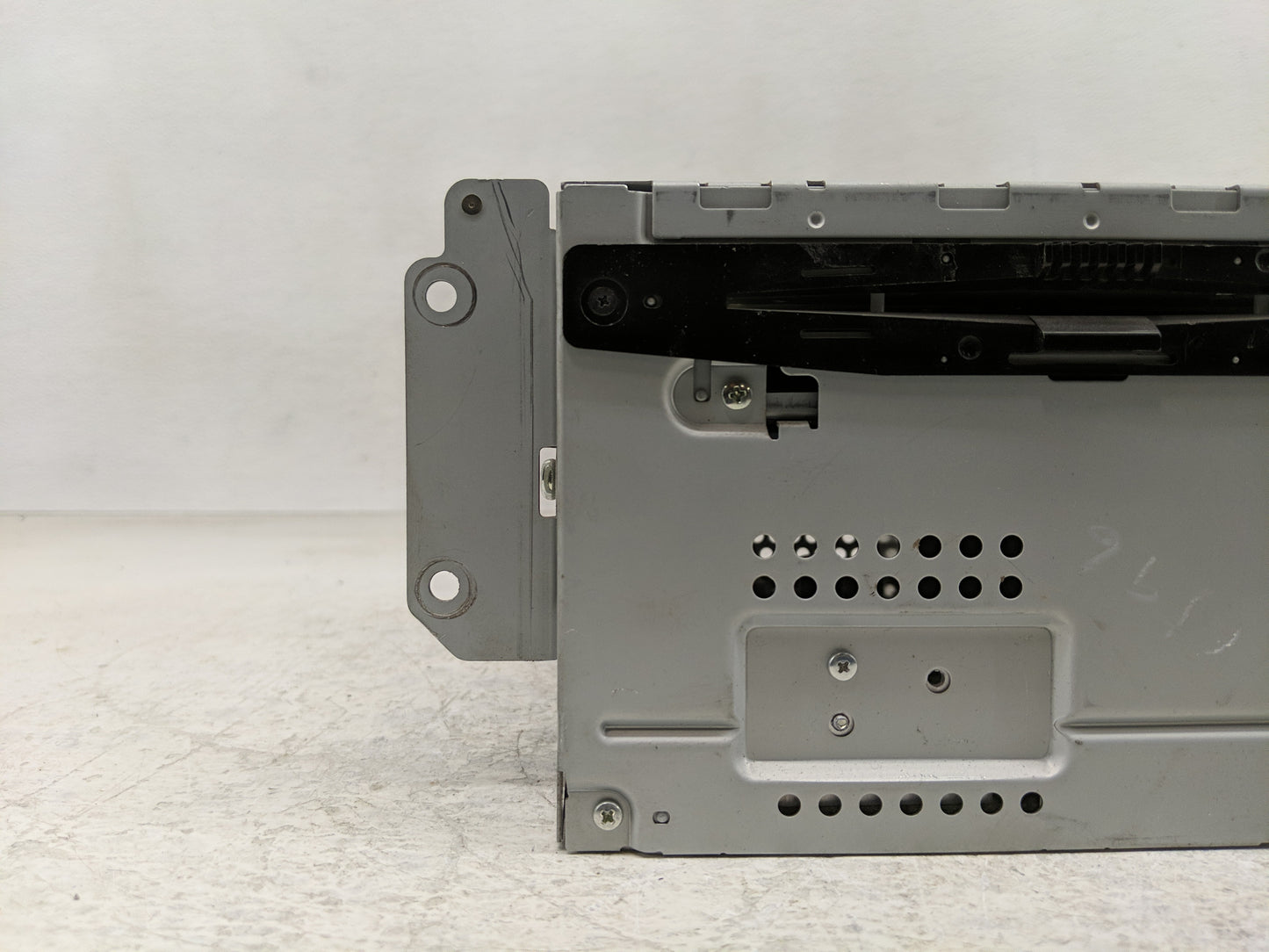 2011-2012 Ford Fusion Radio AM FM Cd Player Receiver Replacement P/N:BE5T-18D822-AA Fits Fits 2011 2012 OEM Used Auto Parts 