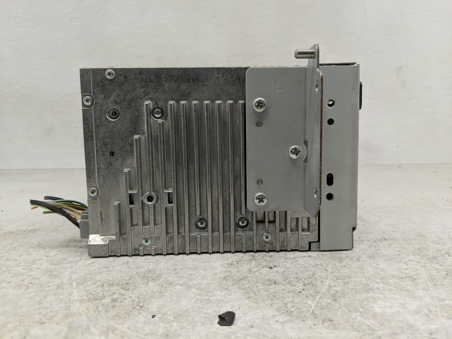 2011-2012 Ford Fusion Radio AM FM Cd Player Receiver Replacement P/N:BE5T-18D822-AA Fits Fits 2011 2012 OEM Used Auto Parts 