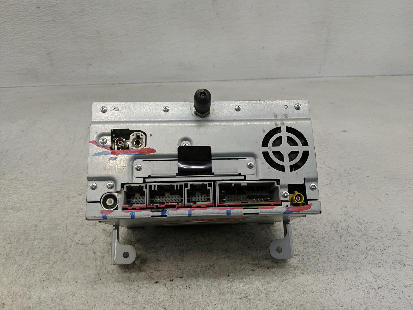 2011-2012 Ford Fusion Radio AM FM Cd Player Receiver Replacement Fits Fits 2011 2012 OEM Used Auto Parts - Oemusedautoparts1