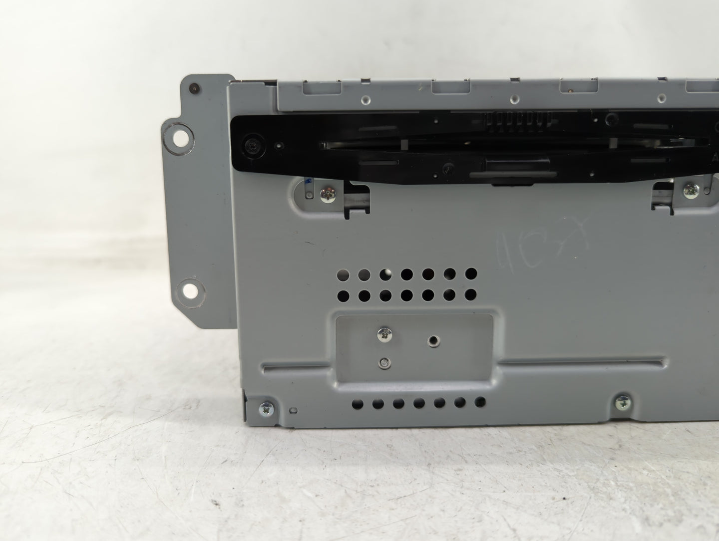 2010-2012 Ford Fusion Radio AM FM Cd Player Receiver Replacement P/N:BE5T-19C157-AB Fits Fits 2010 2011 2012 OEM Used Auto P