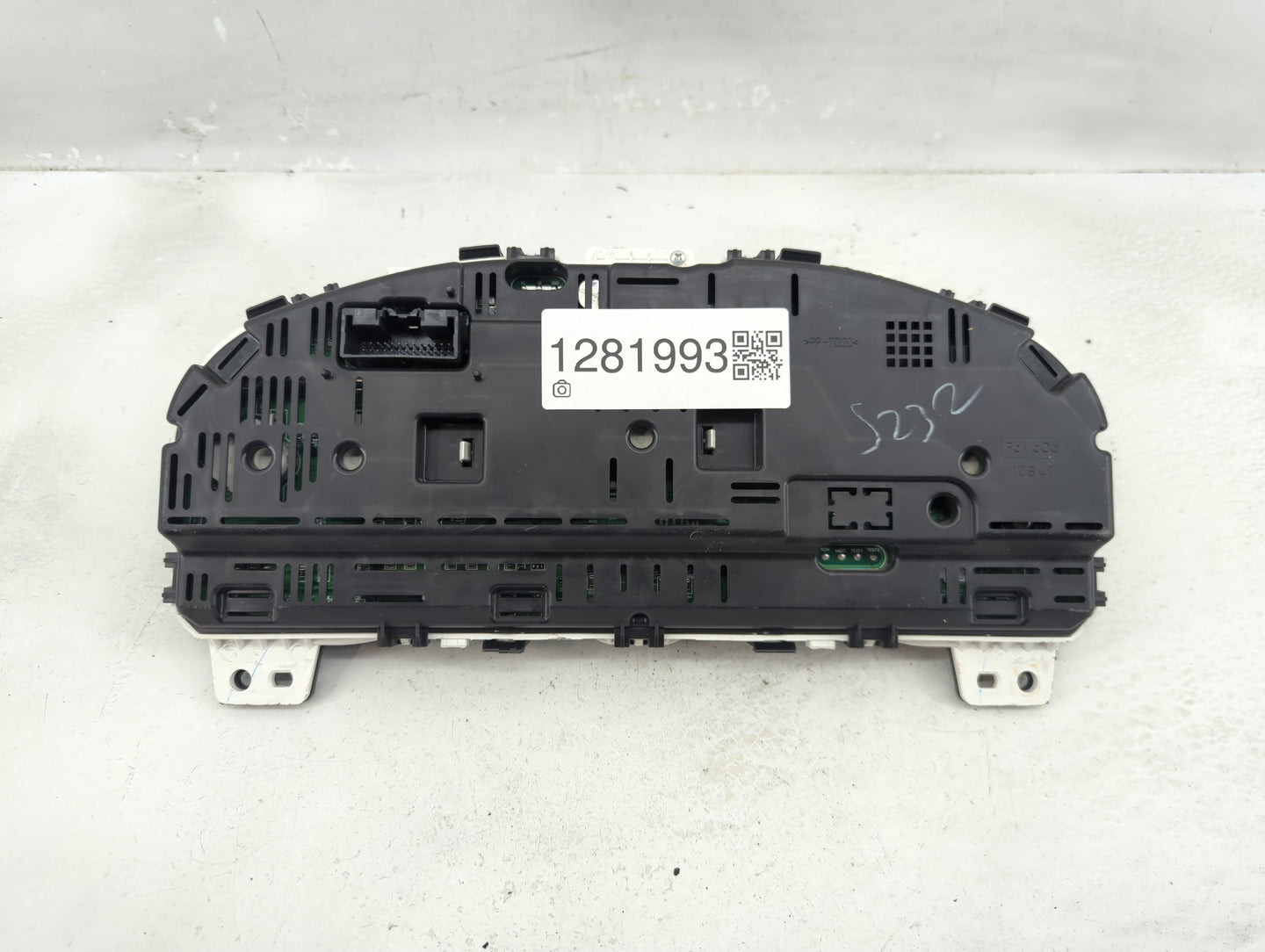 2011-2012 Ford Fusion Instrument Cluster Speedometer Gauges P/N:BE5T-10849-GD Fits Fits 2011 2012 OEM Used Auto Parts - Oemu