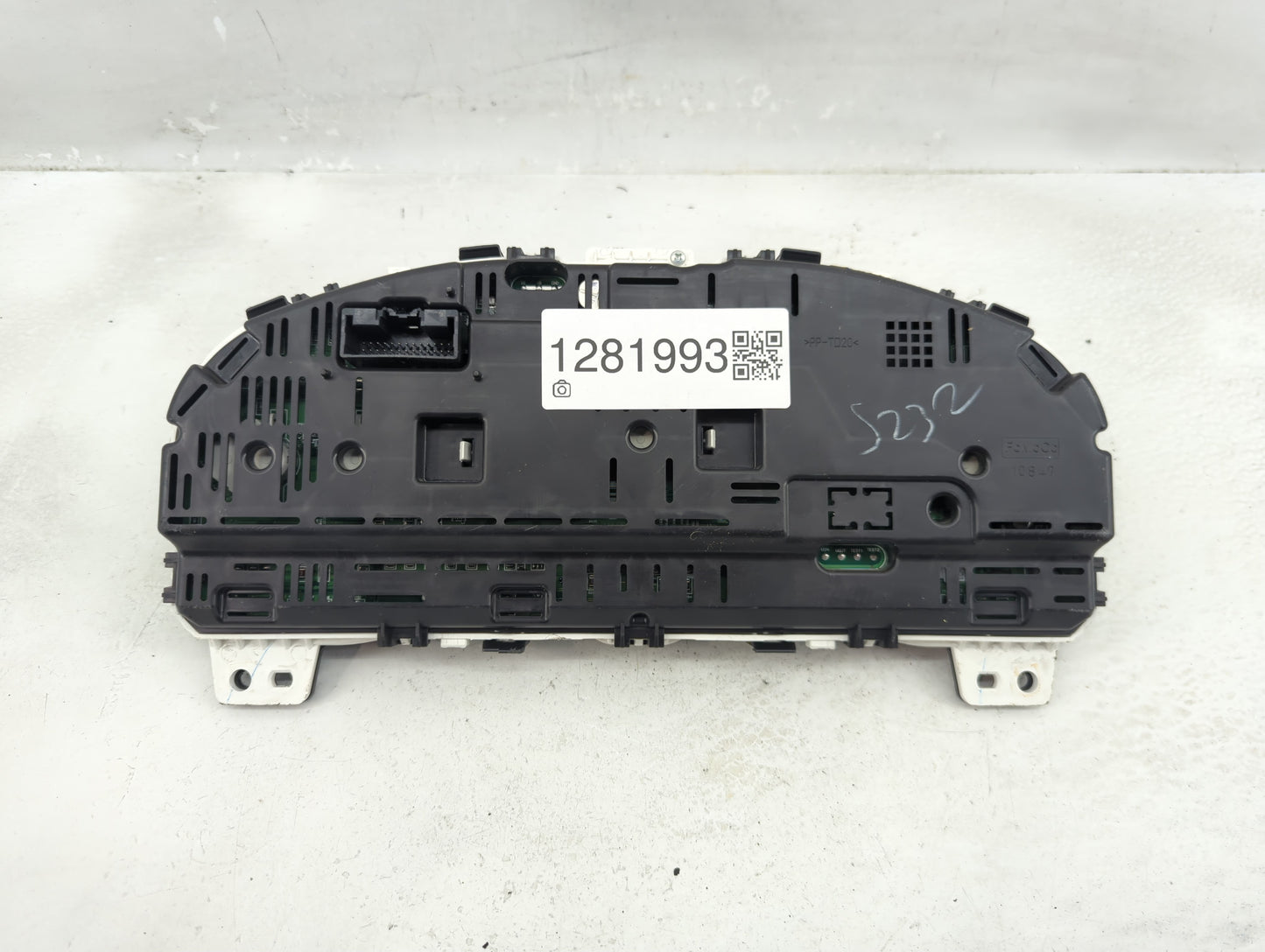 2011-2012 Ford Fusion Instrument Cluster Speedometer Gauges P/N:BE5T-10849-GD Fits Fits 2011 2012 OEM Used Auto Parts - Oemu
