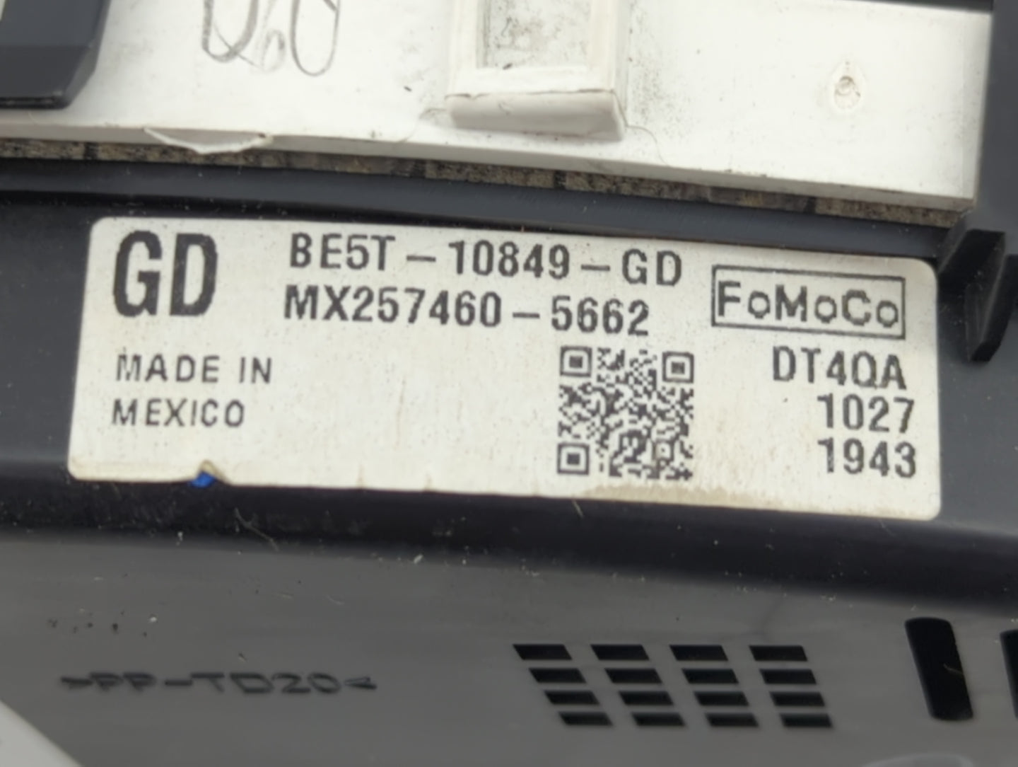2011-2012 Ford Fusion Instrument Cluster Speedometer Gauges P/N:BE5T-10849-GD Fits Fits 2011 2012 OEM Used Auto Parts - Oemu