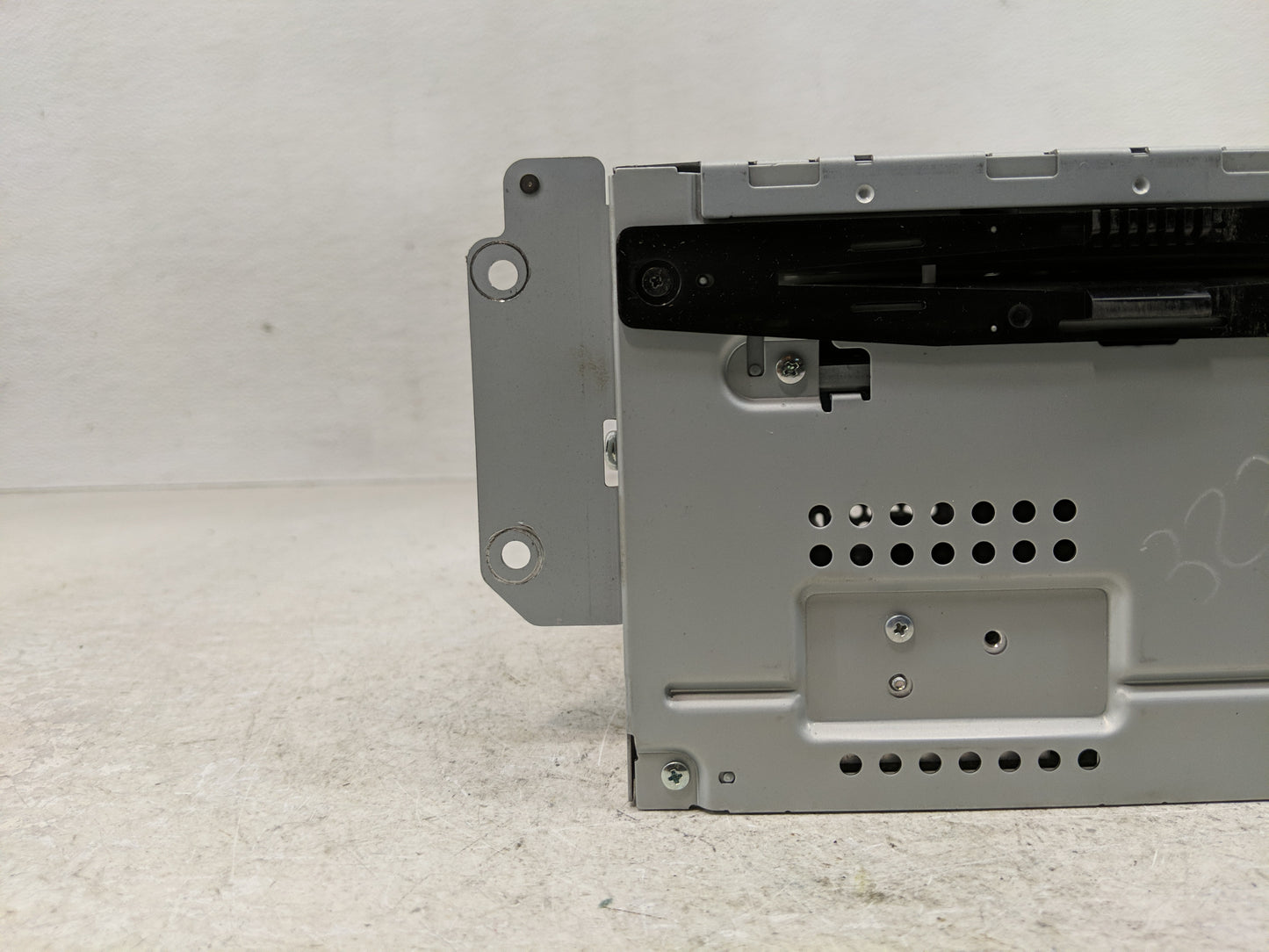2010-2012 Ford Fusion Radio AM FM Cd Player Receiver Replacement P/N:BE5T-18D822-AB Fits Fits 2010 2011 2012 OEM Used Auto P