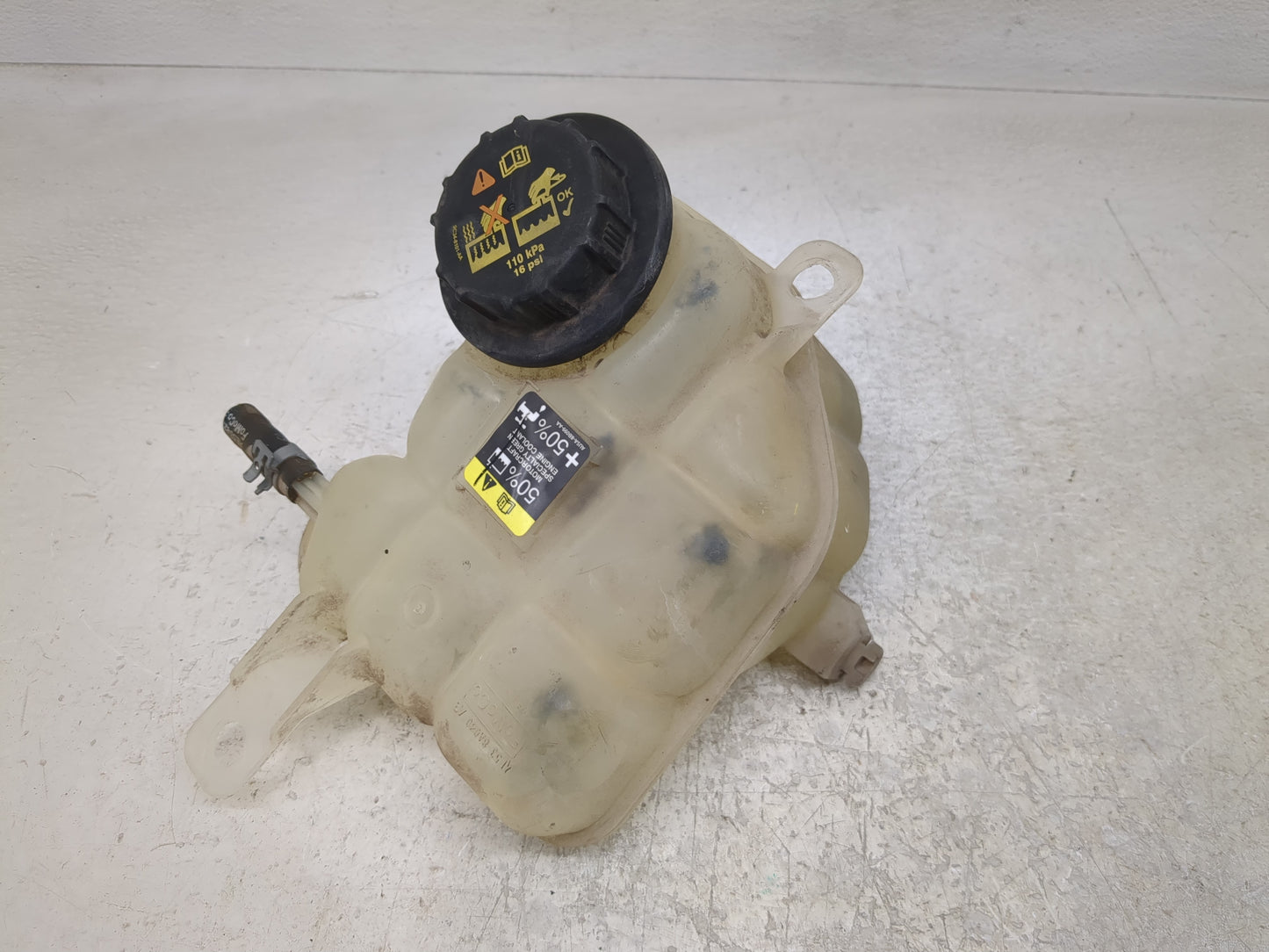 Ford Fusion Windshield Washer Fluid Reservoir Bottle Oem - Oemusedautoparts1.com