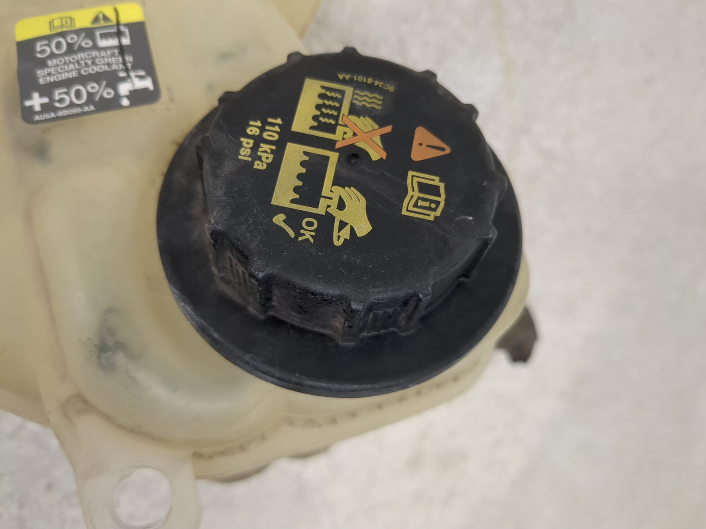 Ford Fusion Windshield Washer Fluid Reservoir Bottle Oem - Oemusedautoparts1.com