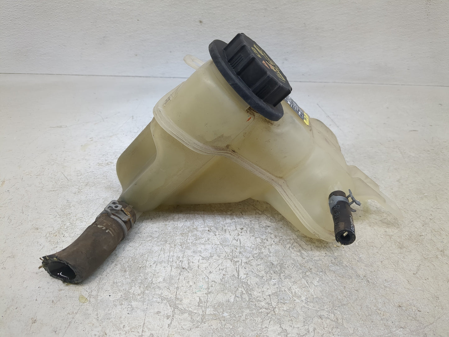 Ford Fusion Windshield Washer Fluid Reservoir Bottle Oem - Oemusedautoparts1.com