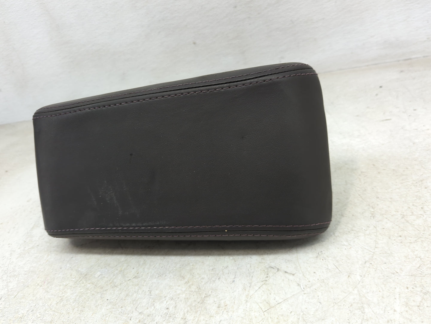 2011 Ford Fusion Center Console Armrest Cover Lid P/N:6E53-64045074-AA 6E53-5406050-AA Fits OEM Used Auto Parts - Oemusedaut