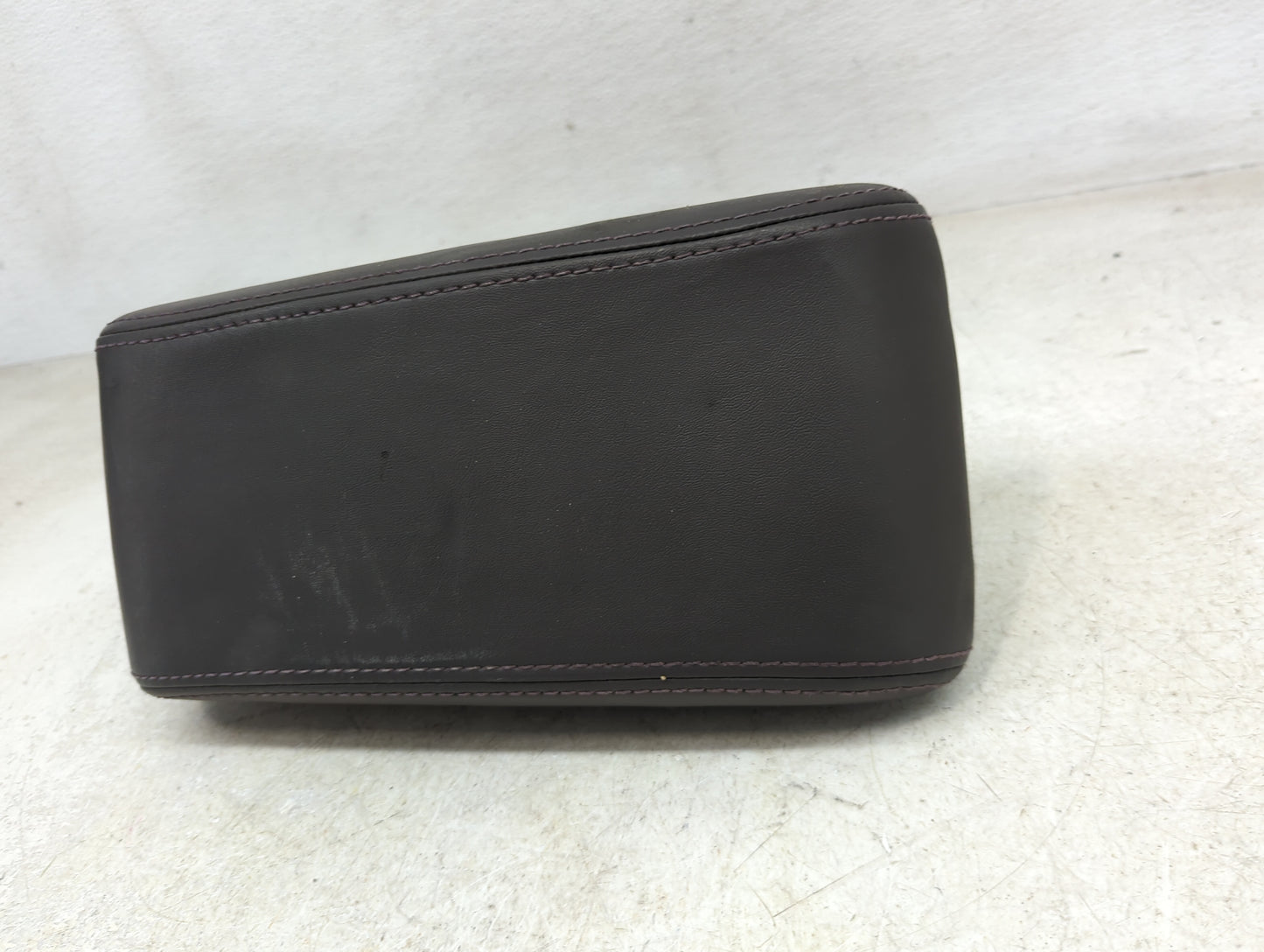 2011 Ford Fusion Center Console Armrest Cover Lid P/N:6E53-64045074-AA 6E53-5406050-AA Fits OEM Used Auto Parts - Oemusedaut