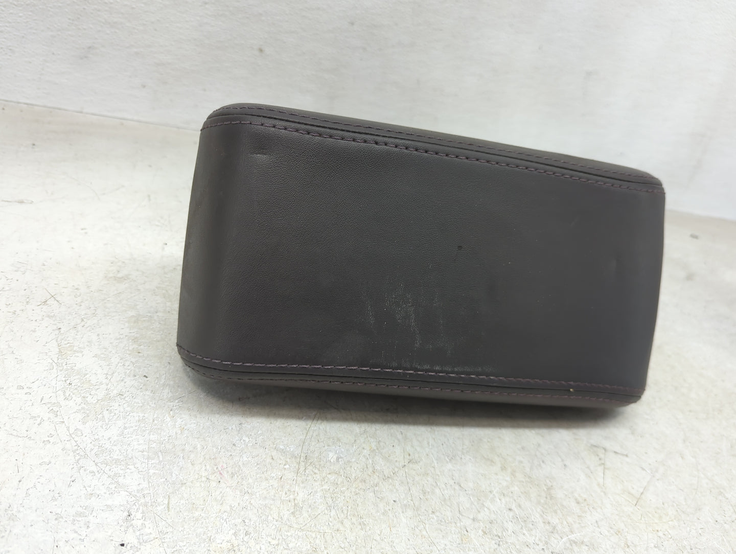2011 Ford Fusion Center Console Armrest Cover Lid P/N:6E53-64045074-AA 6E53-5406050-AA Fits OEM Used Auto Parts - Oemusedaut