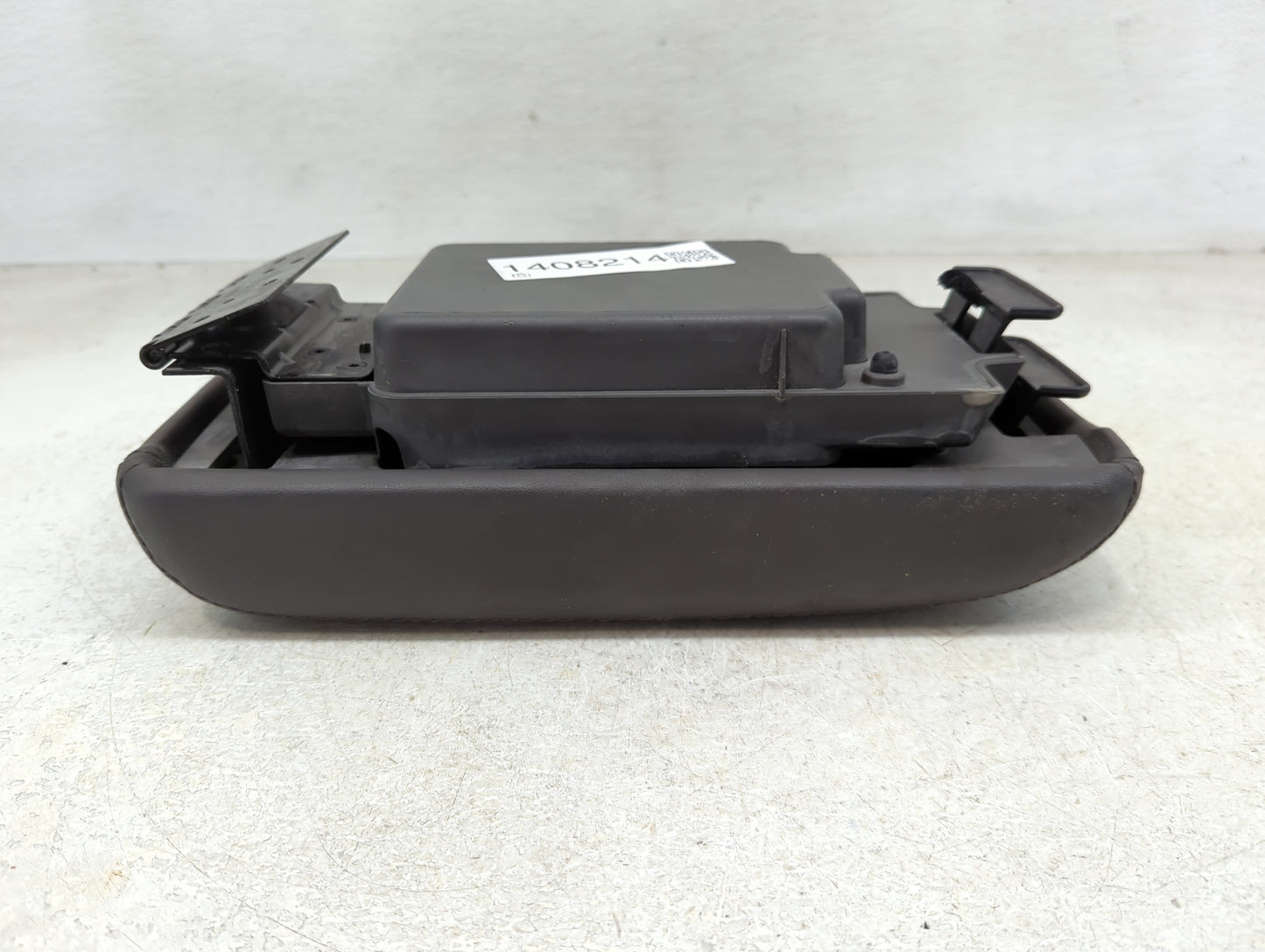 2011 Ford Fusion Center Console Armrest Cover Lid P/N:6E53-64045074-AA 6E53-5406050-AA Fits OEM Used Auto Parts - Oemusedaut