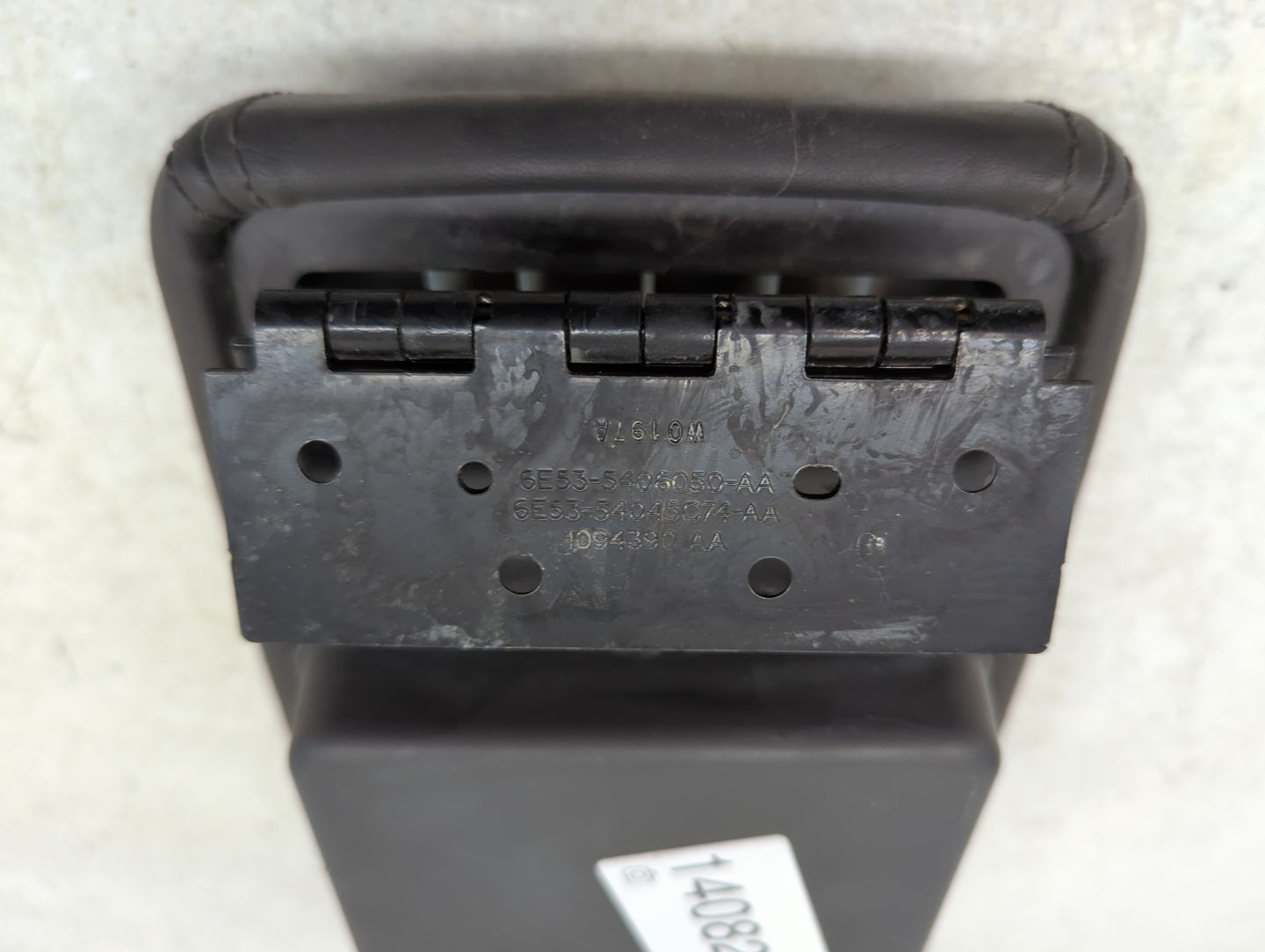 2011 Ford Fusion Center Console Armrest Cover Lid P/N:6E53-64045074-AA 6E53-5406050-AA Fits OEM Used Auto Parts - Oemusedaut