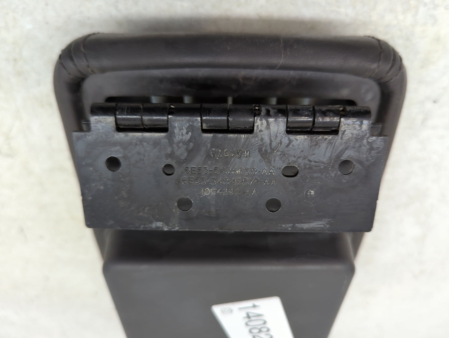 2011 Ford Fusion Center Console Armrest Cover Lid P/N:6E53-64045074-AA 6E53-5406050-AA Fits OEM Used Auto Parts - Oemusedaut