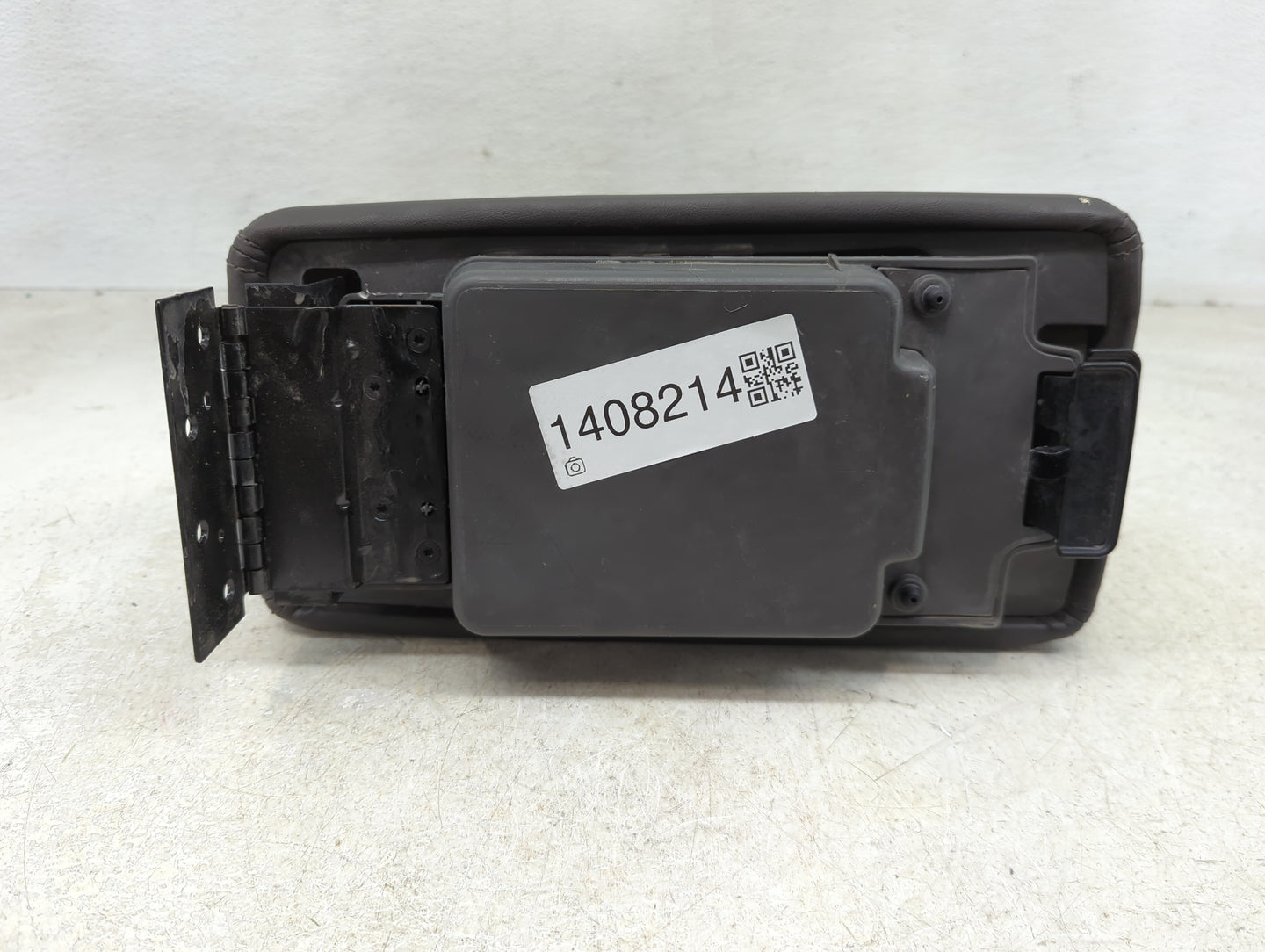 2011 Ford Fusion Center Console Armrest Cover Lid P/N:6E53-64045074-AA 6E53-5406050-AA Fits OEM Used Auto Parts - Oemusedaut