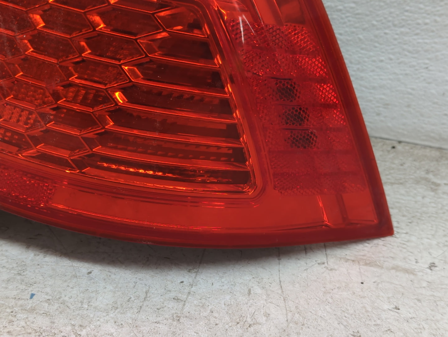 2010-2012 Ford Fusion Tail Light Assembly Passenger Right OEM Fits Fits 2010 2011 2012 OEM Used Auto Parts - Oemusedautopart