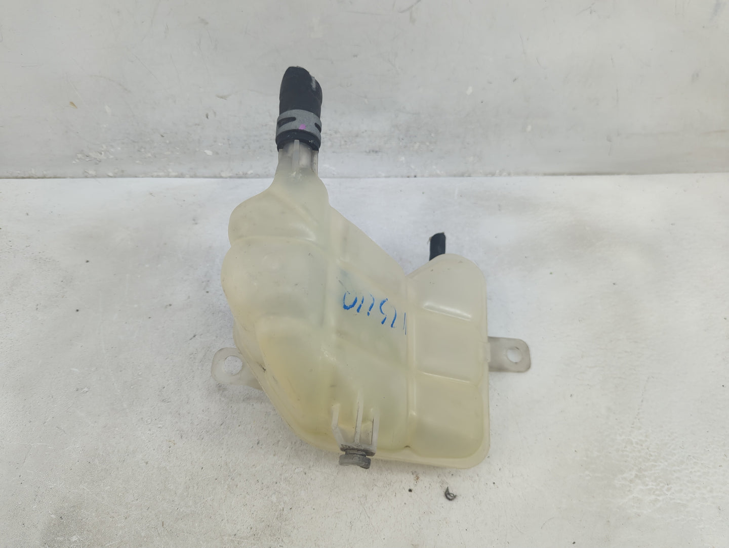 2010-2012 Ford Fusion Radiator Coolant Overflow Expansion Tank Bottle 1410490 - Oemusedautoparts1.com