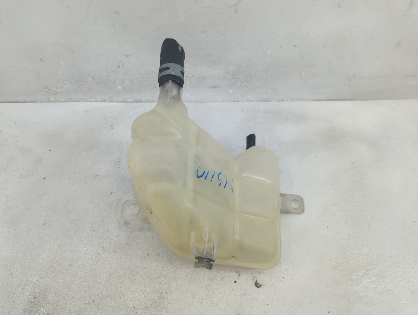 2010-2012 Ford Fusion Radiator Coolant Overflow Expansion Tank Bottle - Oemusedautoparts1.com