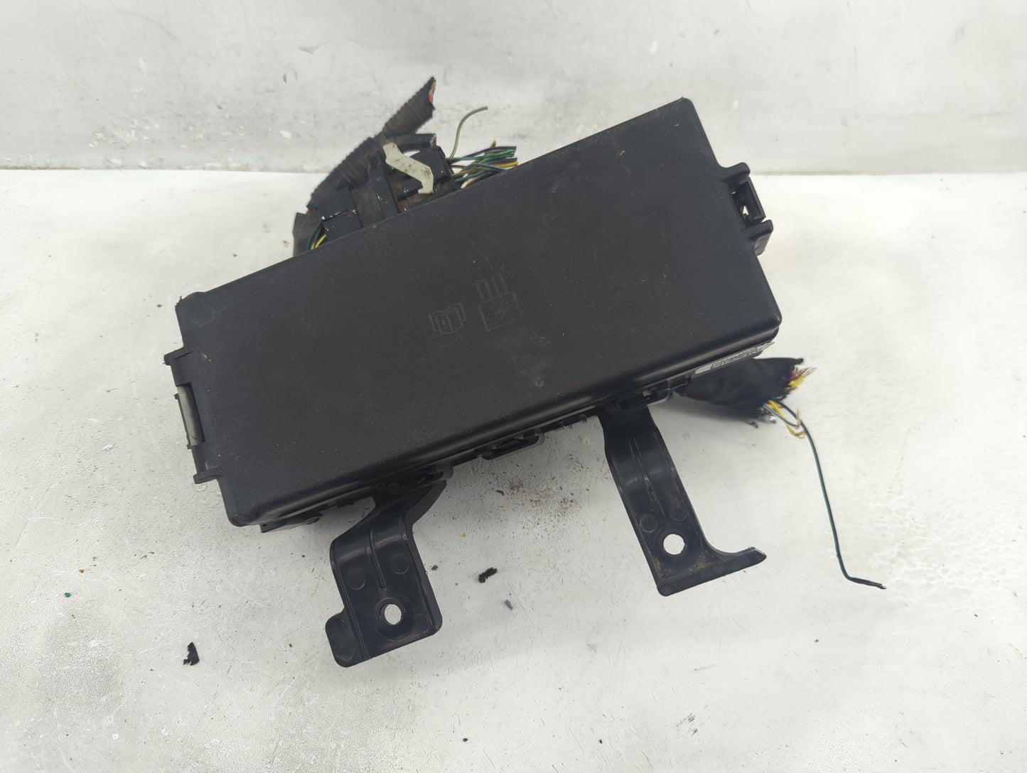 2010-2012 Ford Fusion Fusebox Fuse Box Panel Relay Module P/N:BE5T-14290-E Fits Fits 2010 2011 2012 OEM Used Auto Parts - Oe