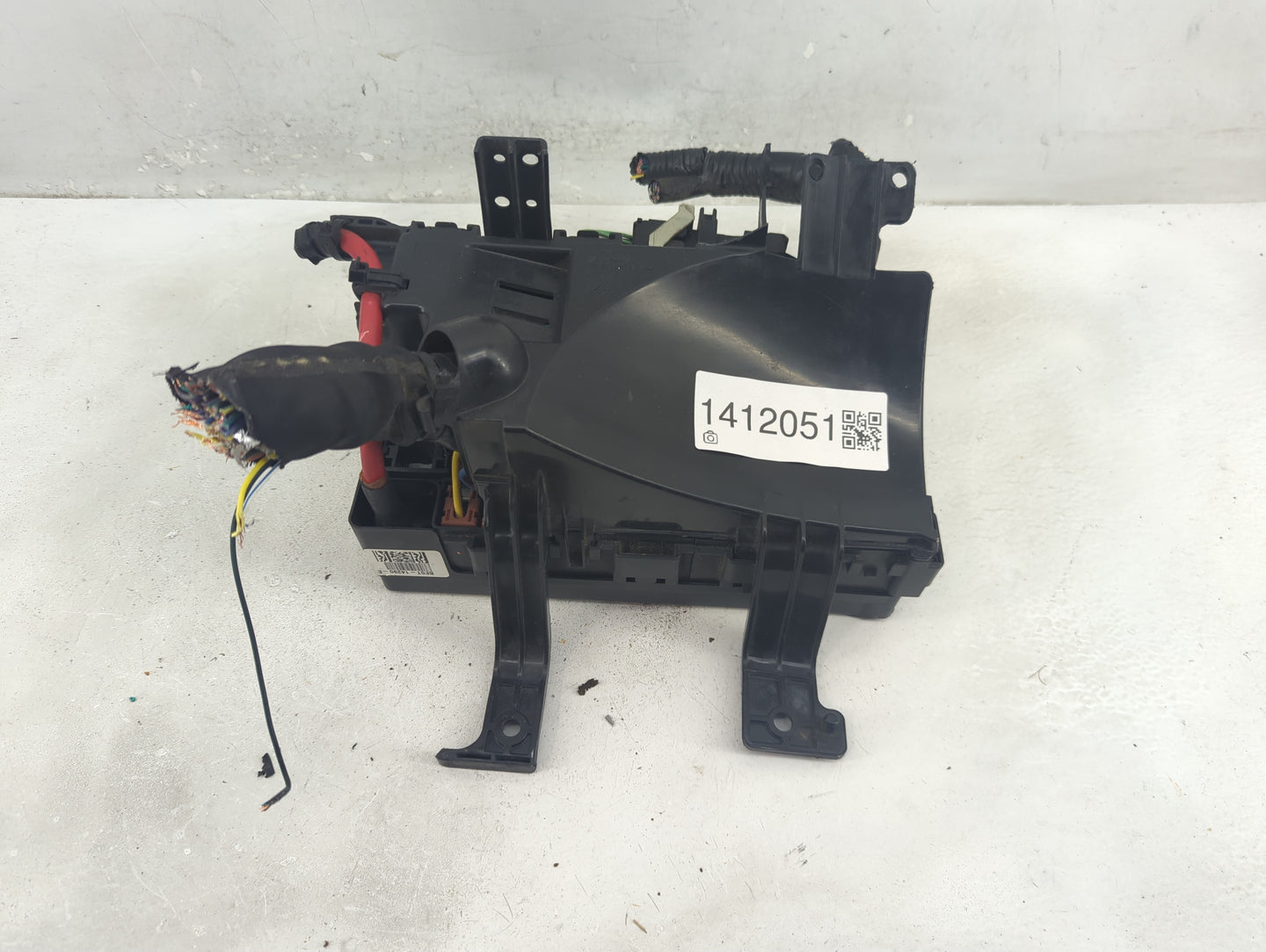 2010-2012 Ford Fusion Fusebox Fuse Box Panel Relay Module P/N:BE5T-14290-E Fits Fits 2010 2011 2012 OEM Used Auto Parts - Oe